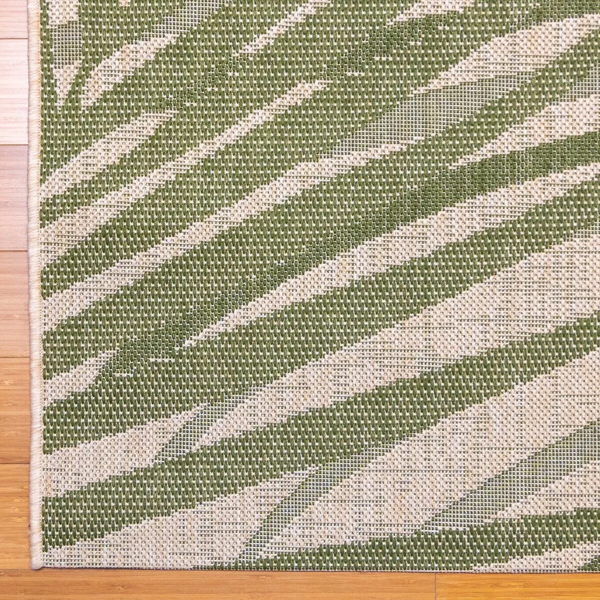 Gertmenian Paseo Paume Green Casual Palm Leaf Flatweave Indoor/ Outdoor Area Rug