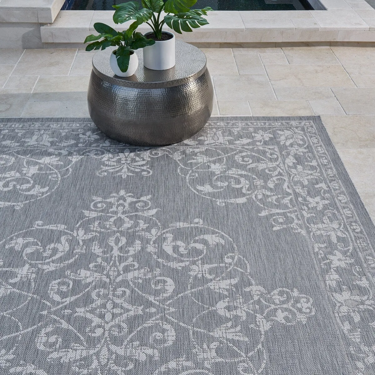Gertmenian Paseo Ryoan Grey Traditional Indoor/ Outdoor Area Rug. 6x9 - 6'6 x 9'6