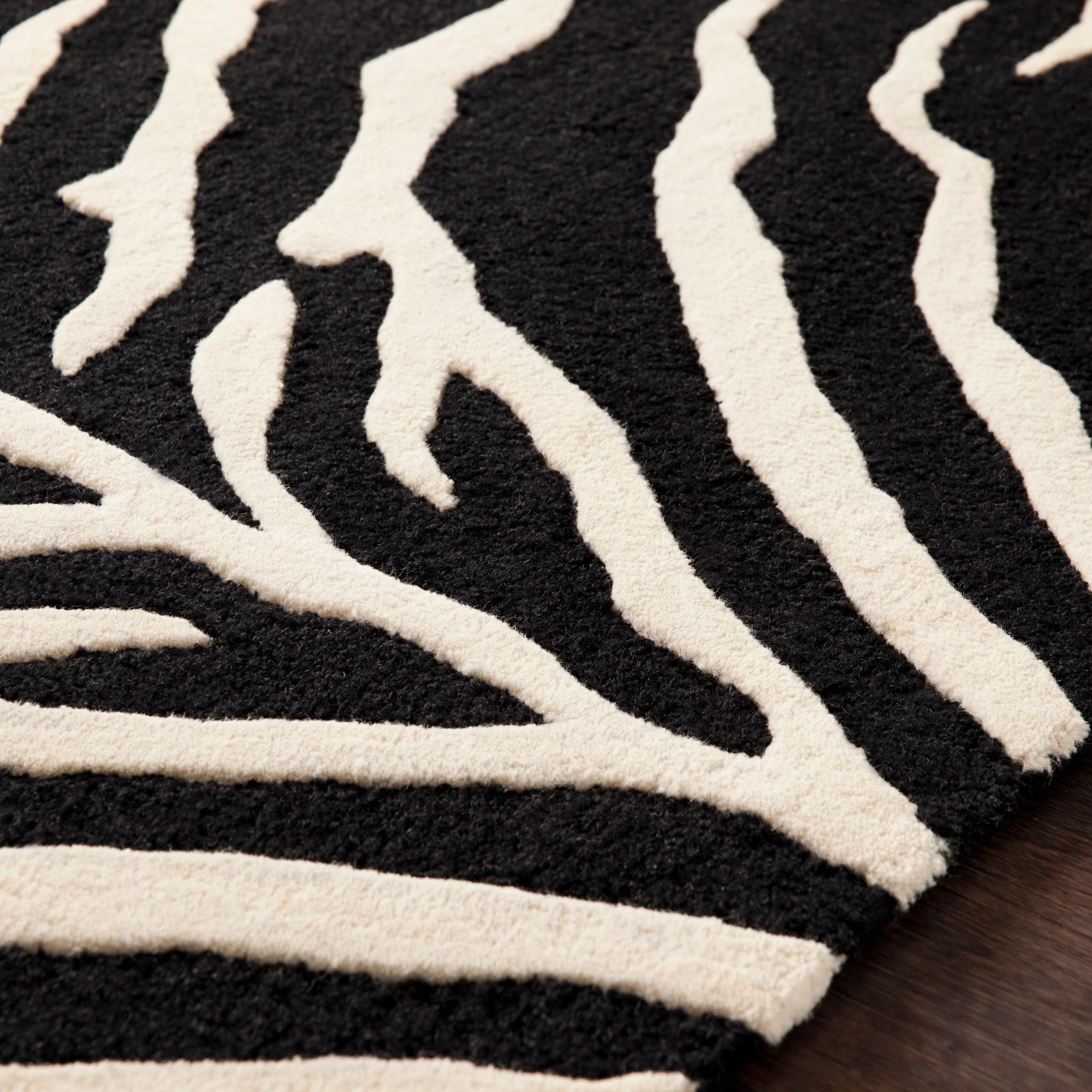 Hand-Tufted Belt Wool Rug