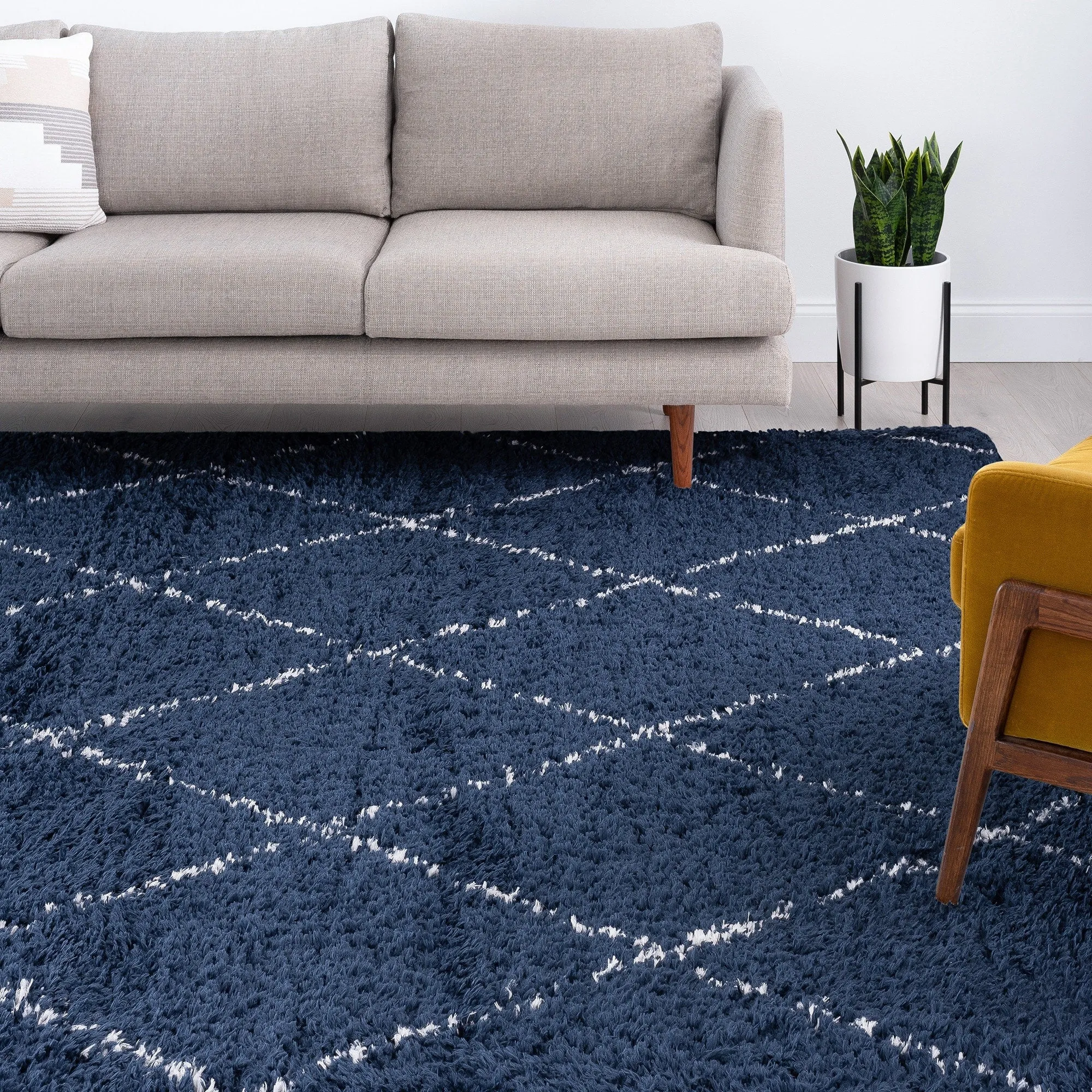Heartfelt Shag Modern & Contemporary Diamond Indoor Area Rug
