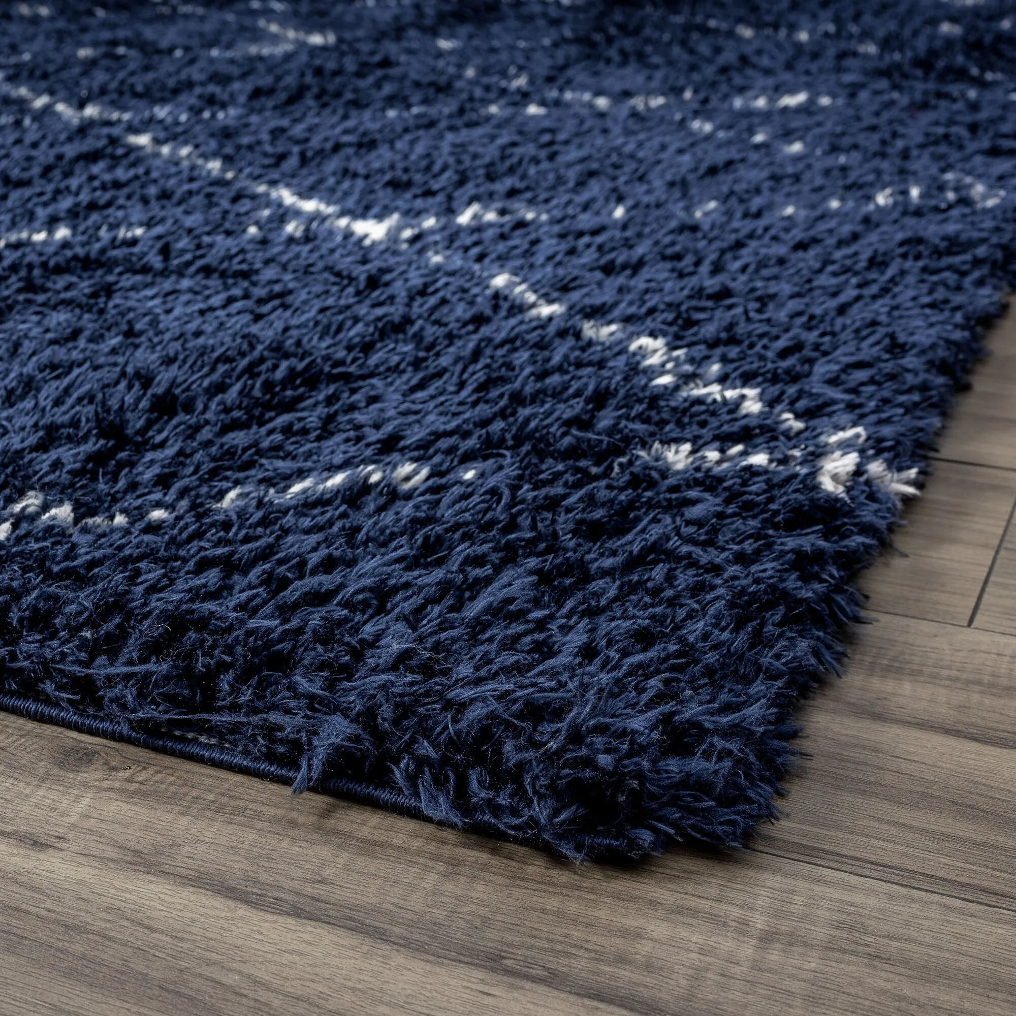 Heartfelt Shag Modern & Contemporary Diamond Indoor Area Rug
