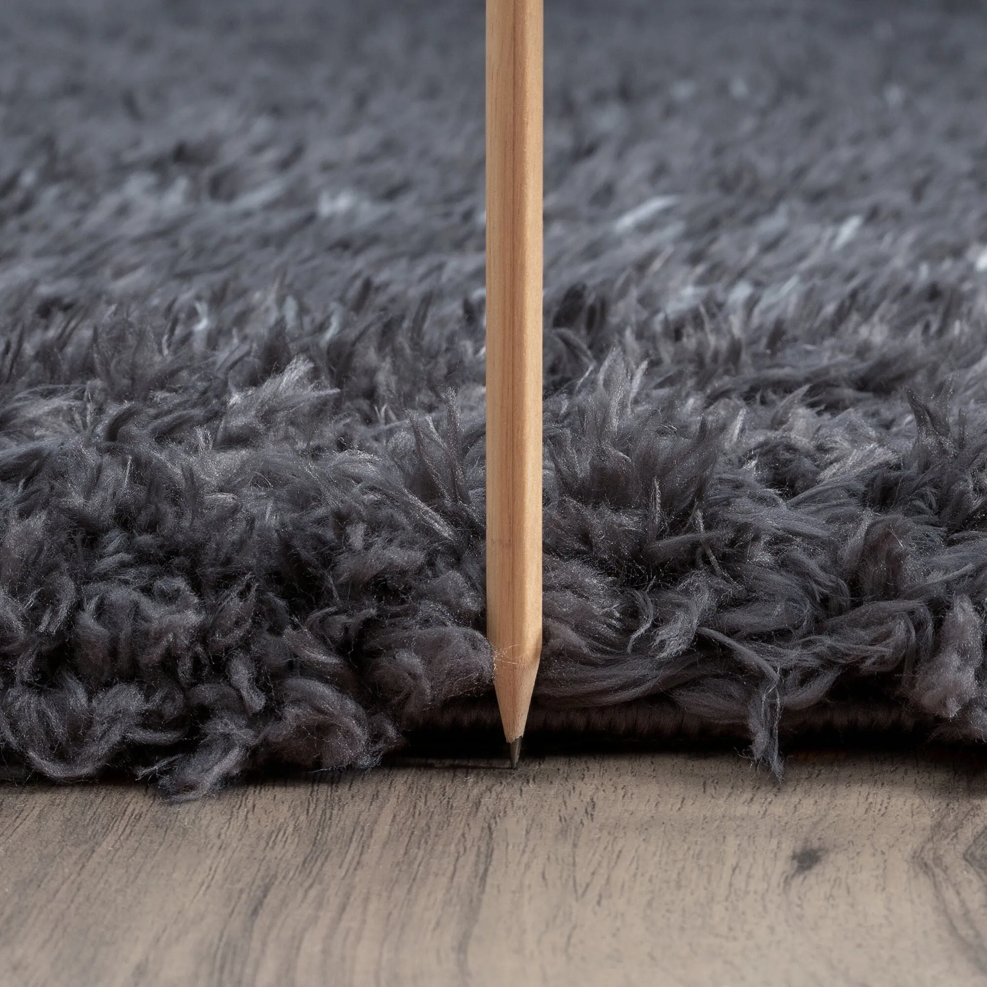 Heartfelt Shag Modern & Contemporary Diamond Indoor Area Rug