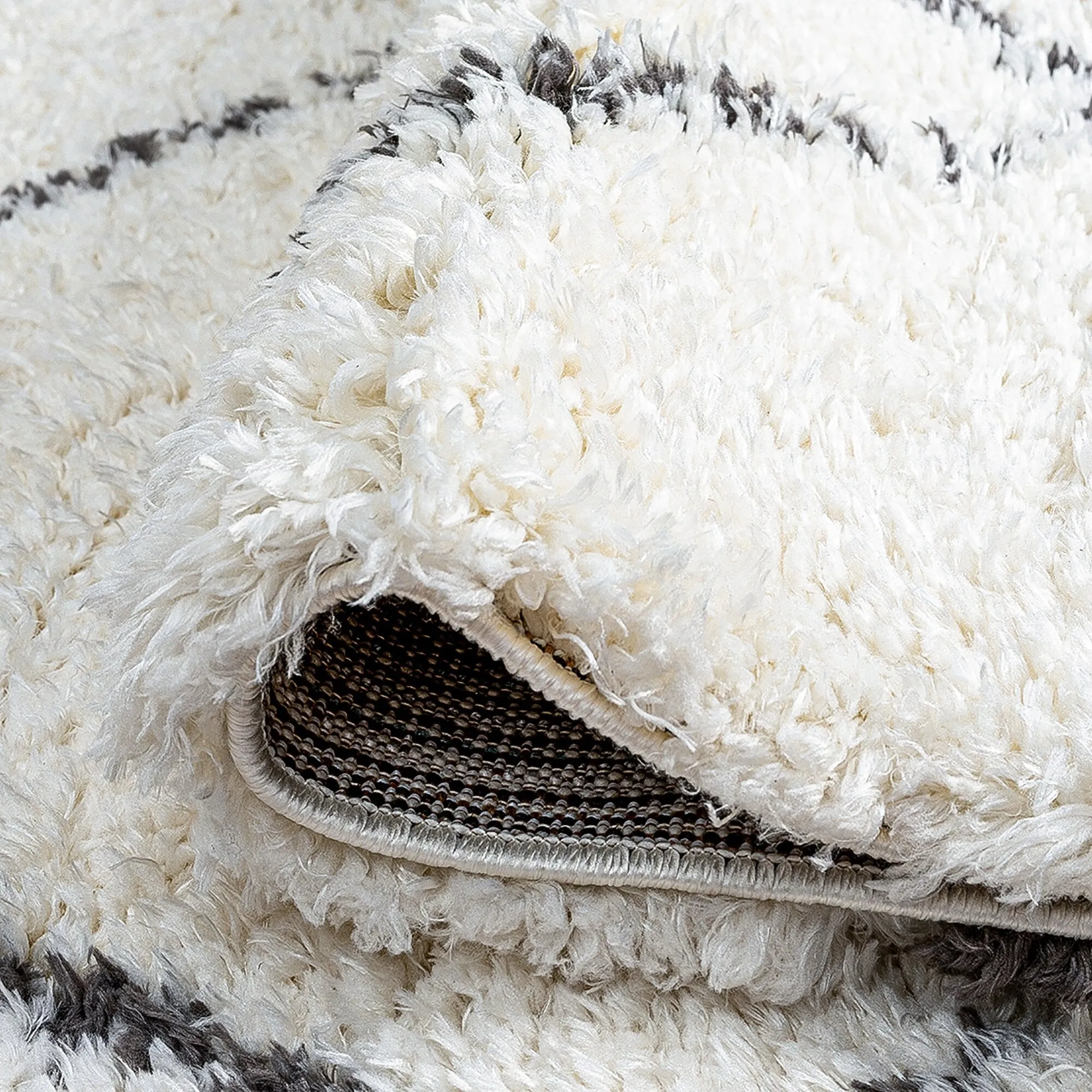 Heartfelt Shag Modern & Contemporary Diamond Indoor Area Rug