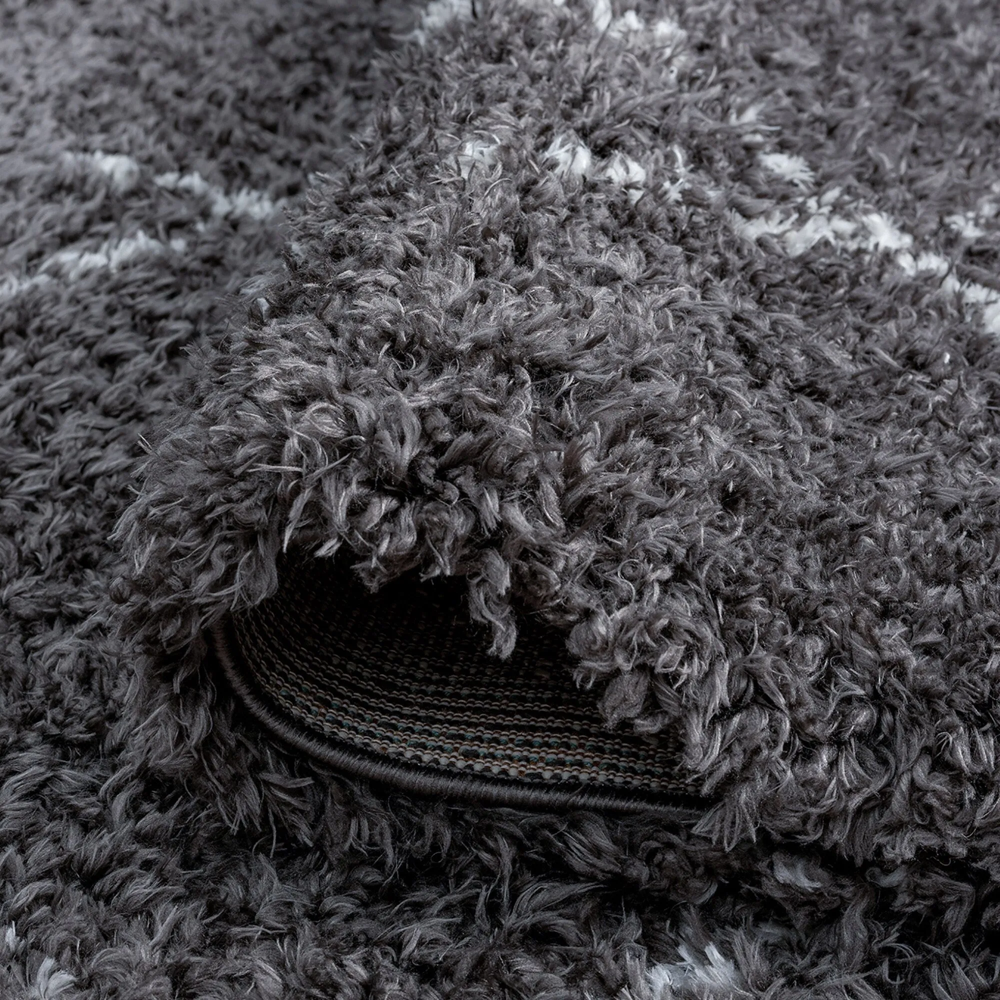 Heartfelt Shag Modern & Contemporary Diamond Indoor Area Rug