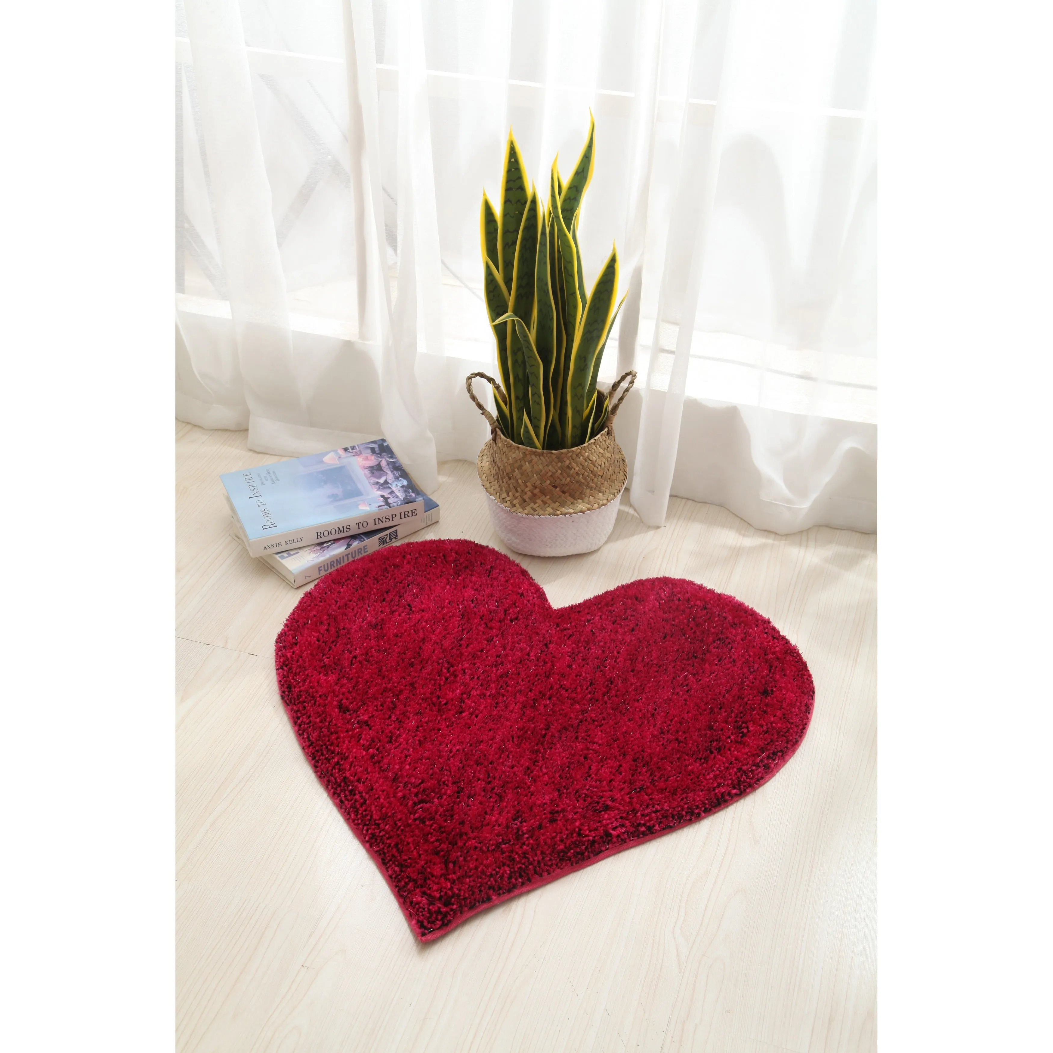Hearts Collection Hand Woven Shag Area Rug - 24 x 24