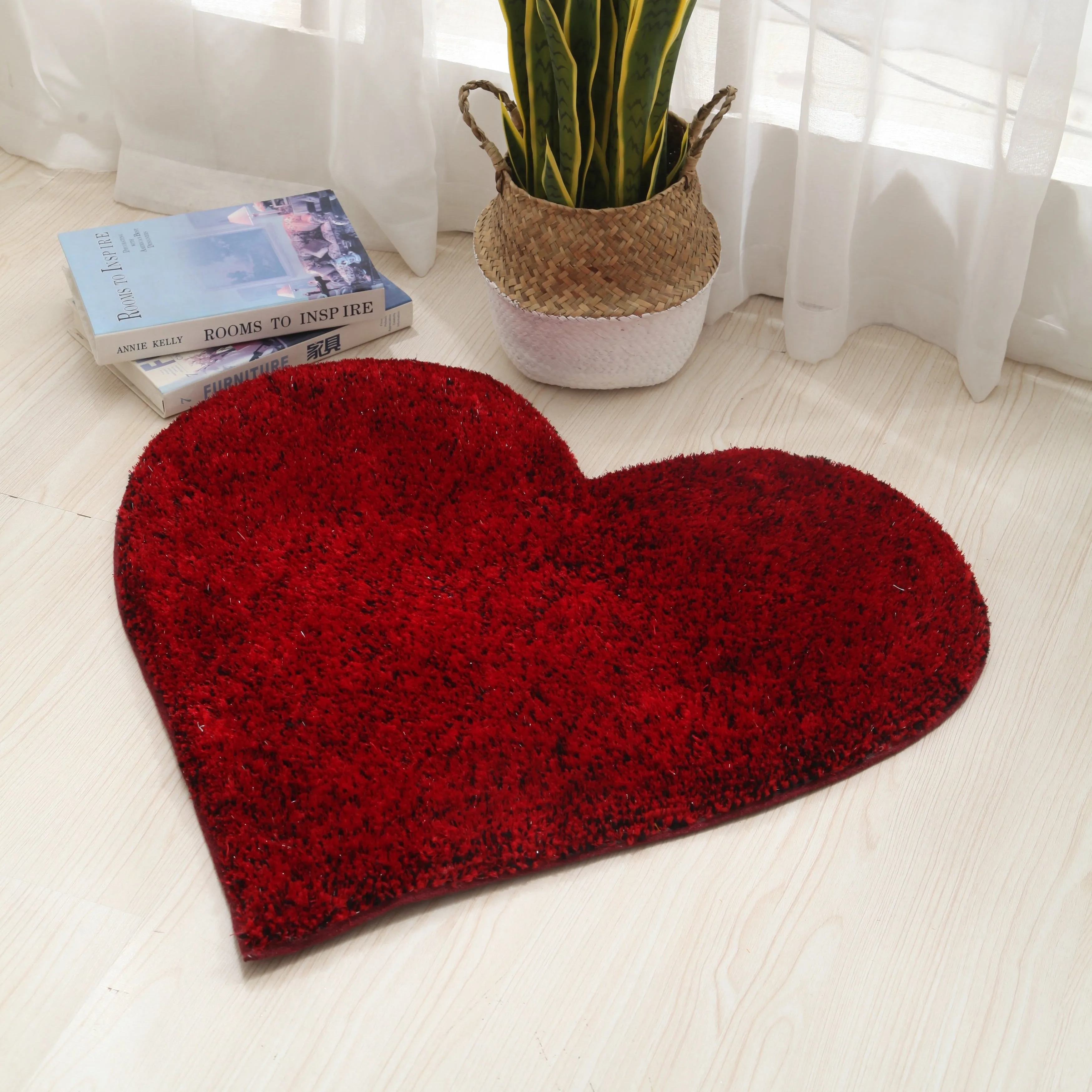 Hearts Collection Hand Woven Shag Area Rug - 24 x 24