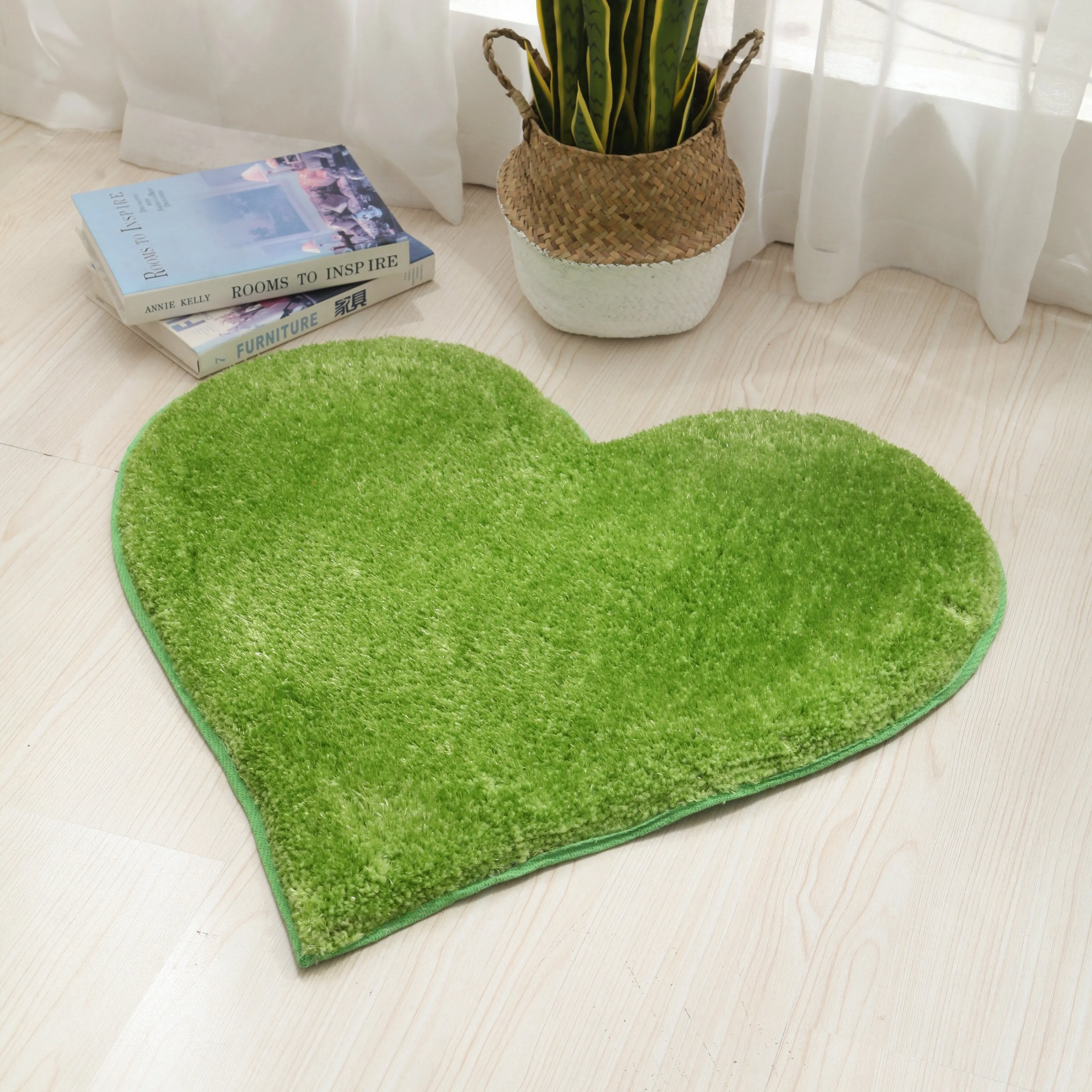 Hearts Collection Hand Woven Shag Area Rug - 24 x 24