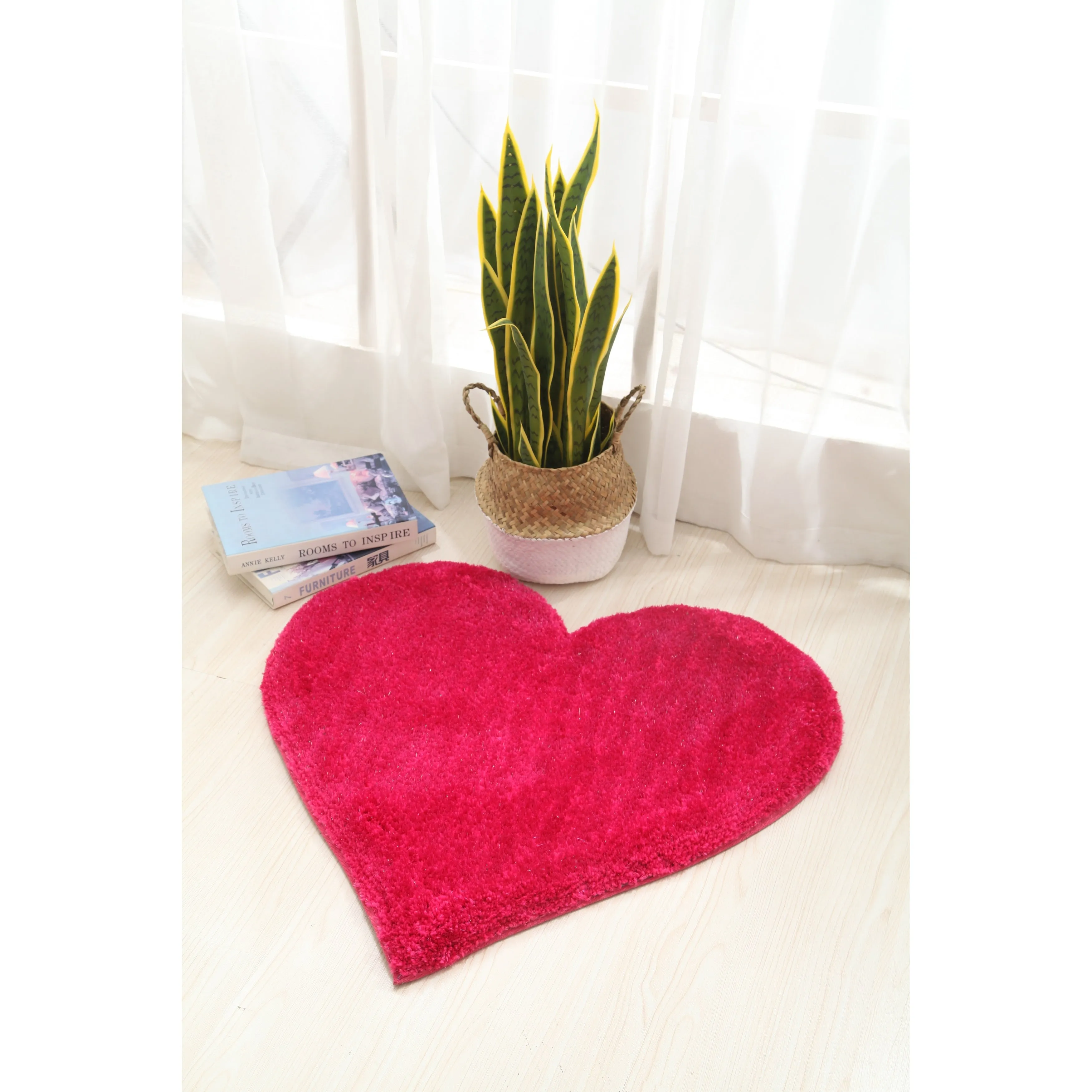 Hearts Collection Hand Woven Shag Area Rug - 24 x 24