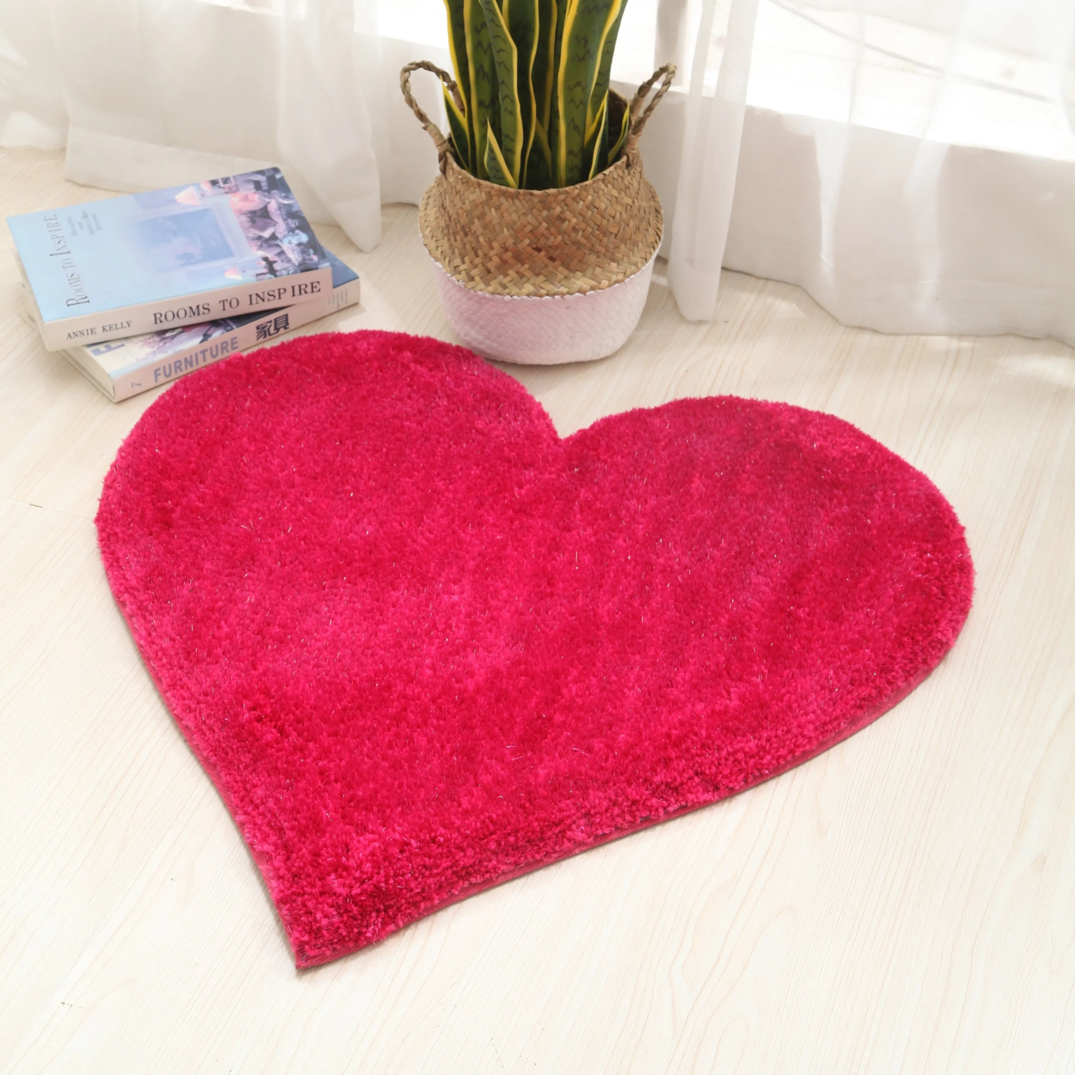 Hearts Collection Hand Woven Shag Area Rug - 24 x 24