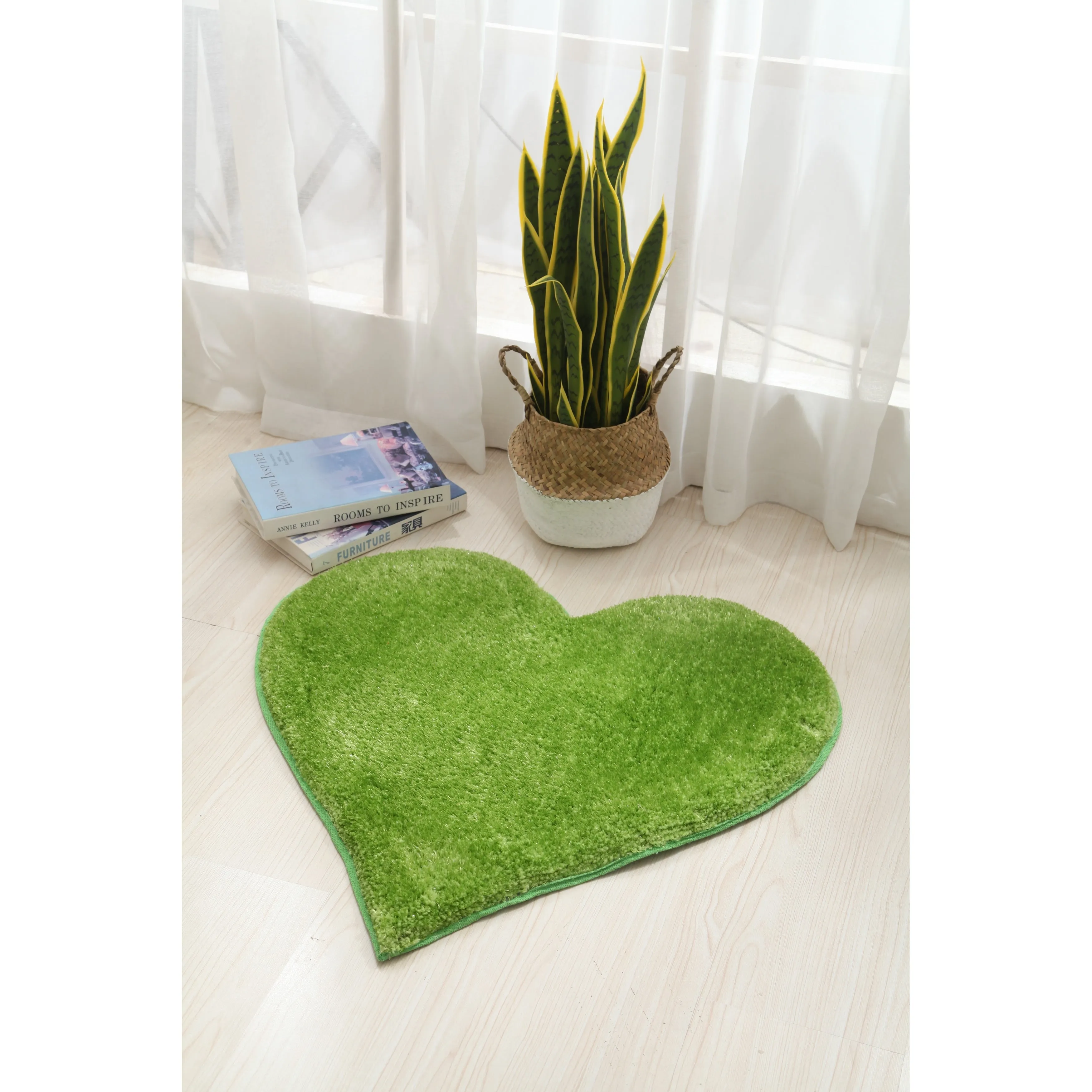 Hearts Collection Hand Woven Shag Area Rug - 24 x 24
