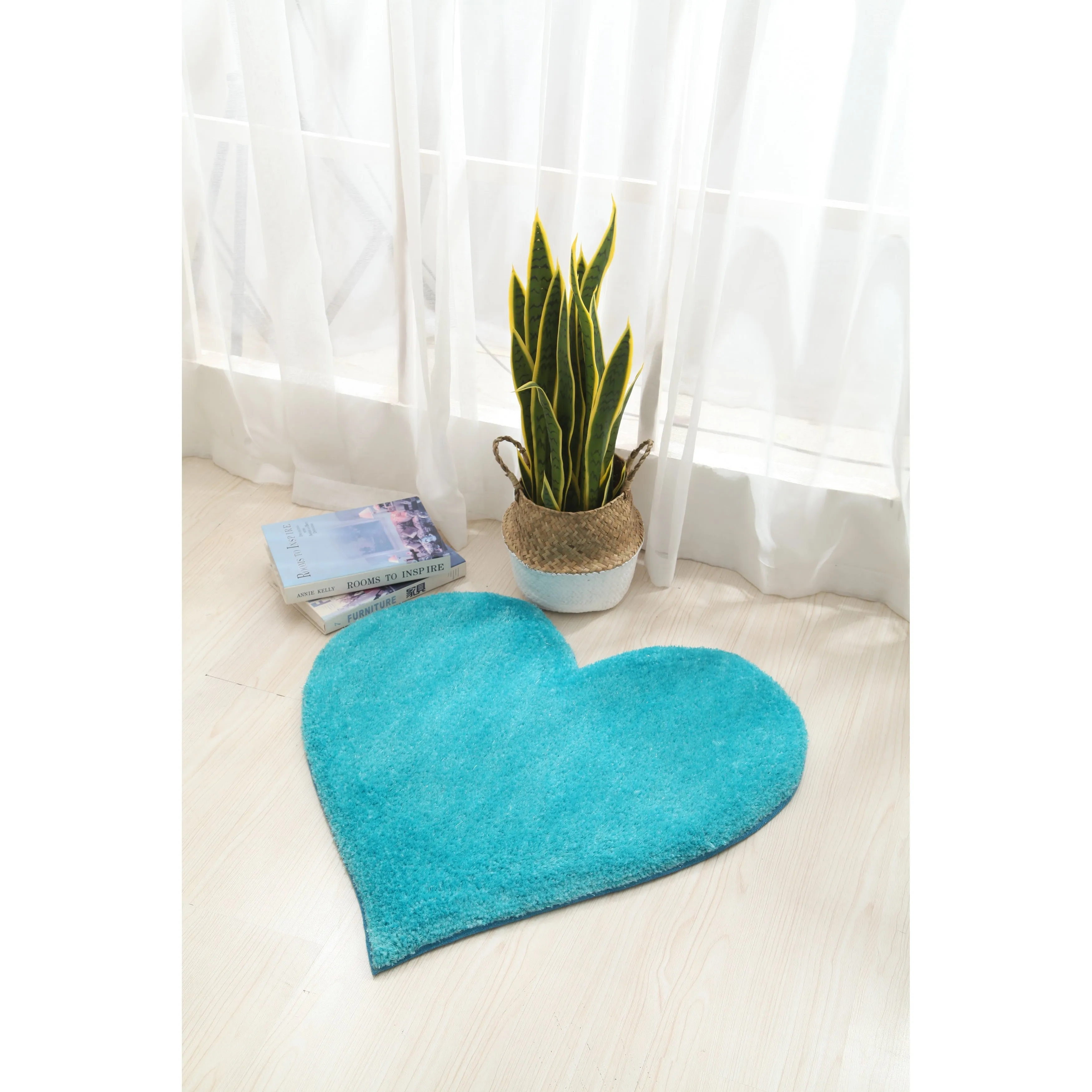 Hearts Collection Hand Woven Shag Area Rug - 24 x 24