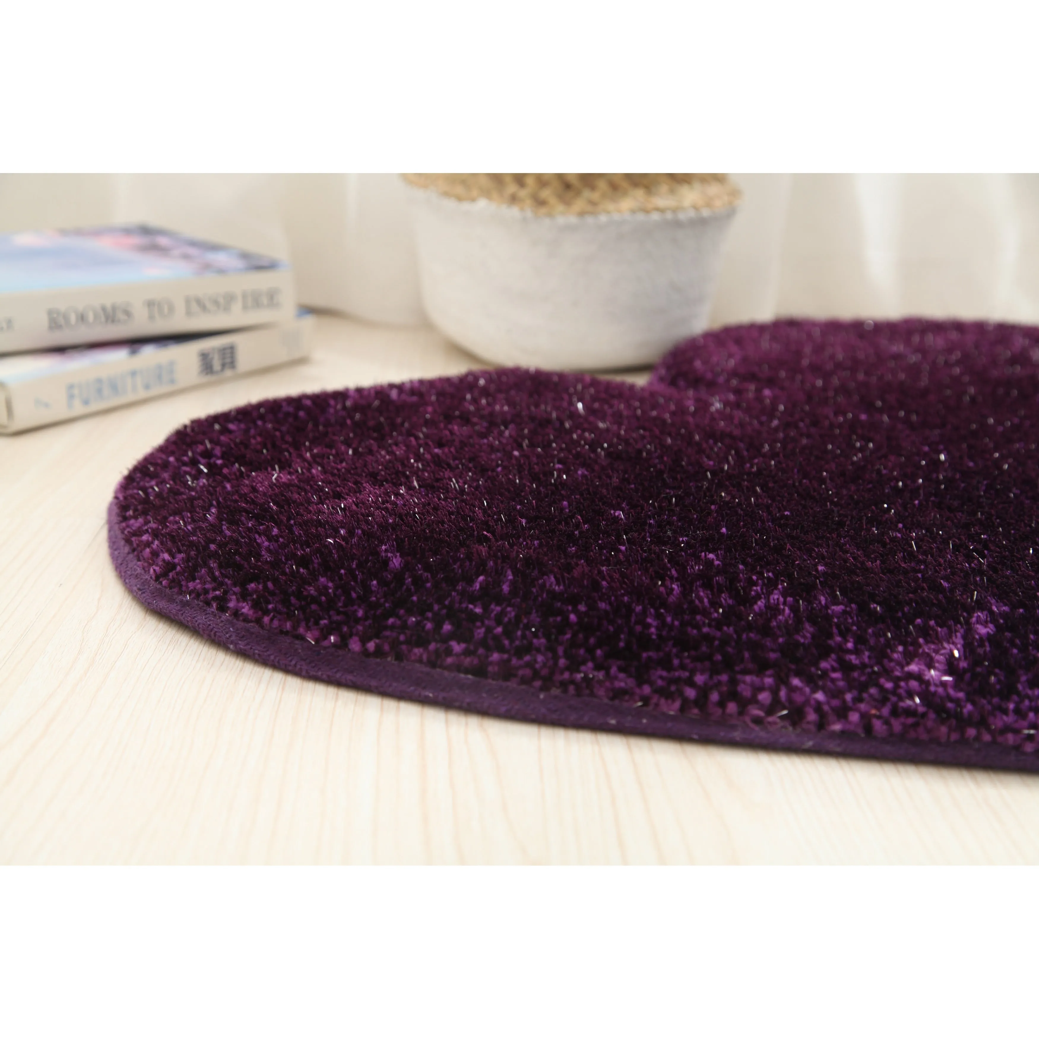 Hearts Collection Hand Woven Shag Area Rug - 24 x 24