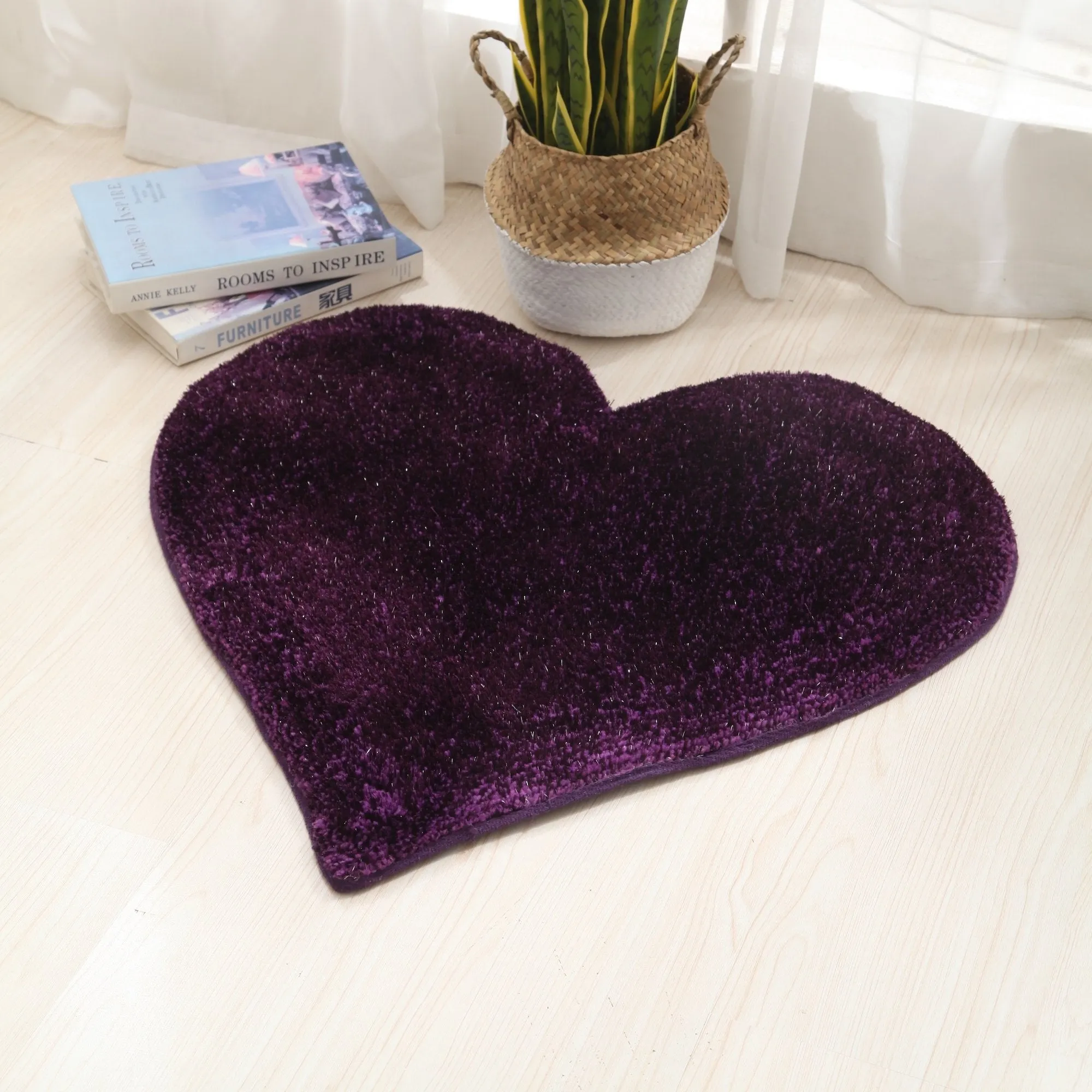 Hearts Collection Hand Woven Shag Area Rug - 24 x 24