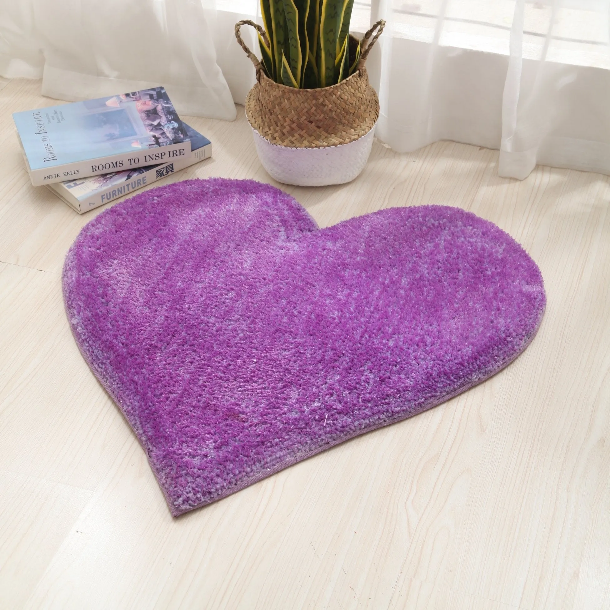 Hearts Collection Hand Woven Shag Area Rug - 24 x 24
