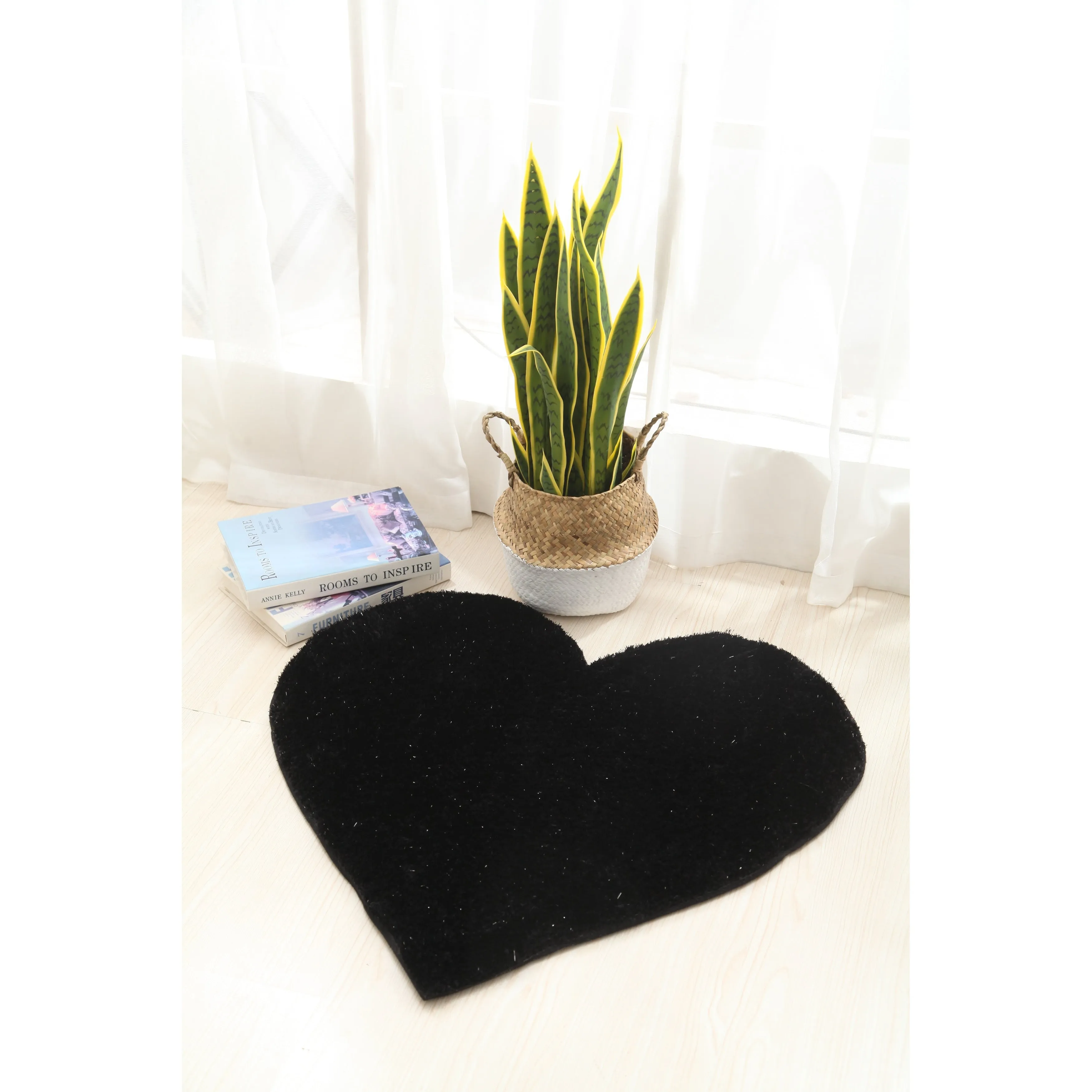Hearts Collection Hand Woven Shag Area Rug - 24 x 24
