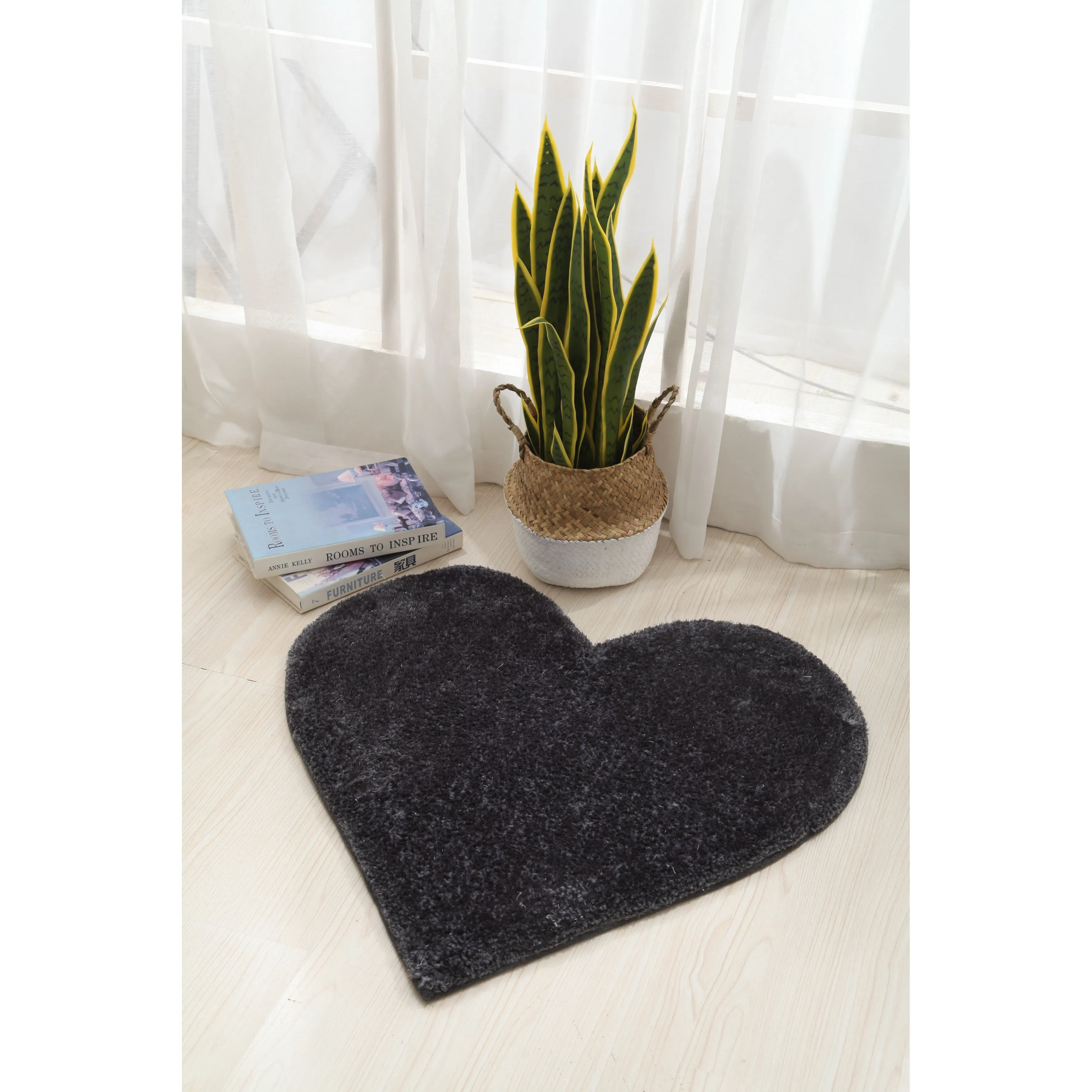 Hearts Collection Hand Woven Shag Area Rug - 24 x 24