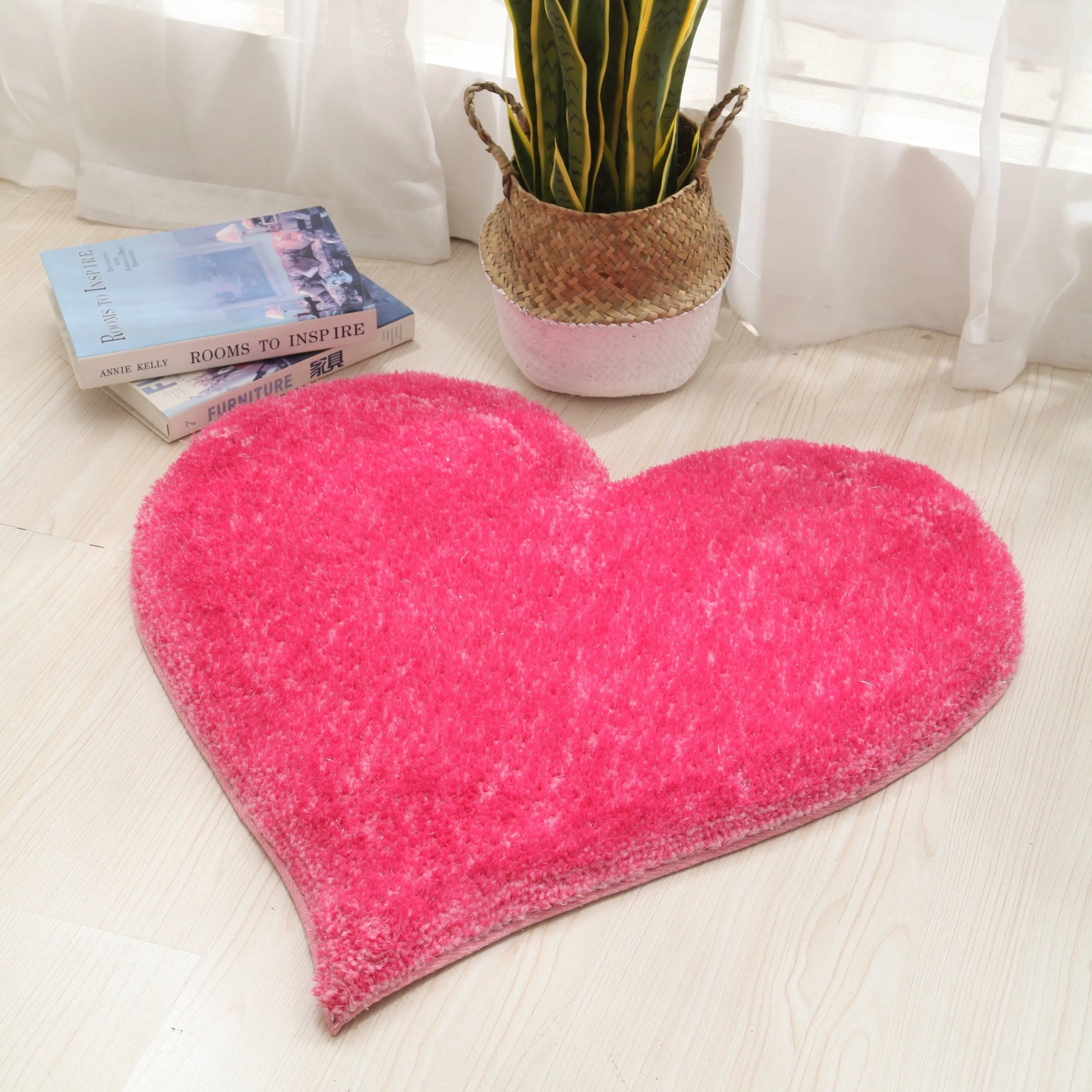 Hearts Collection Hand Woven Shag Area Rug - 24 x 24