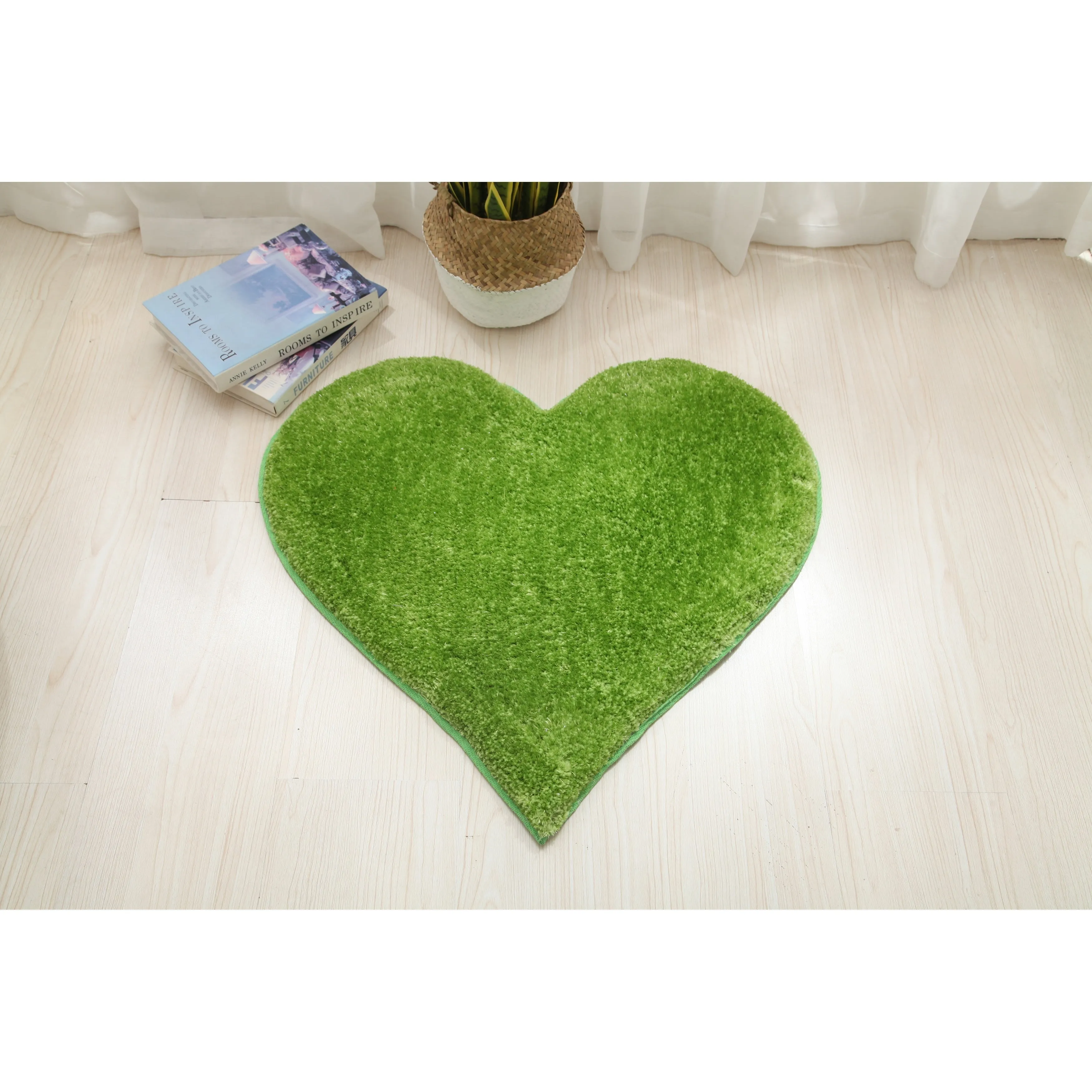 Hearts Collection Hand Woven Shag Area Rug - 24 x 24