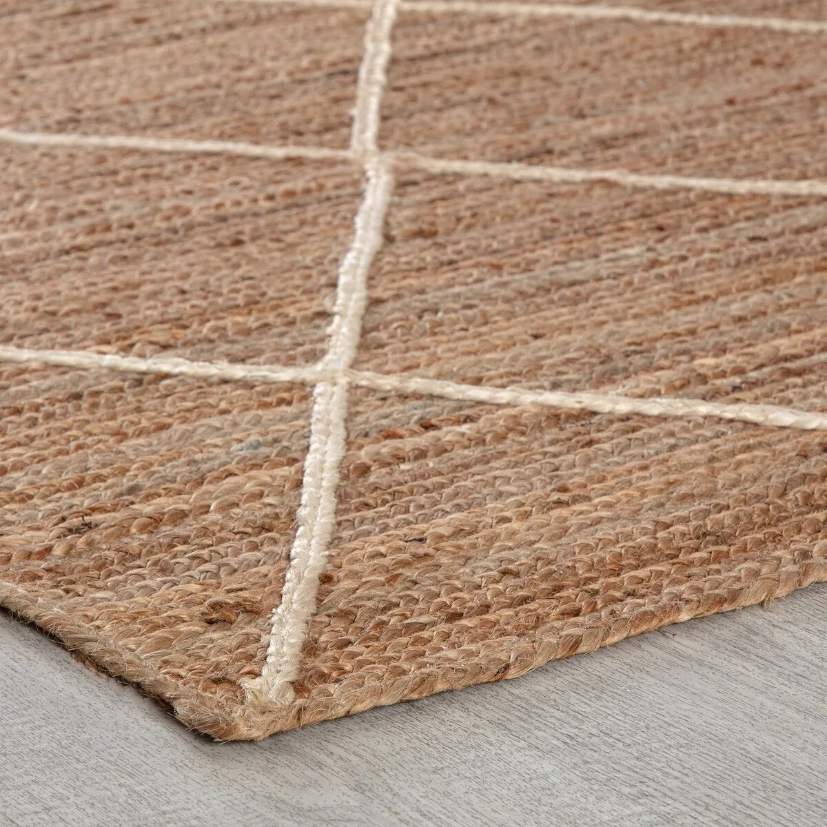 Jani Domme Natural & Ivory Diamond Braided Area Rug - Elegant and Durable Floor Covering