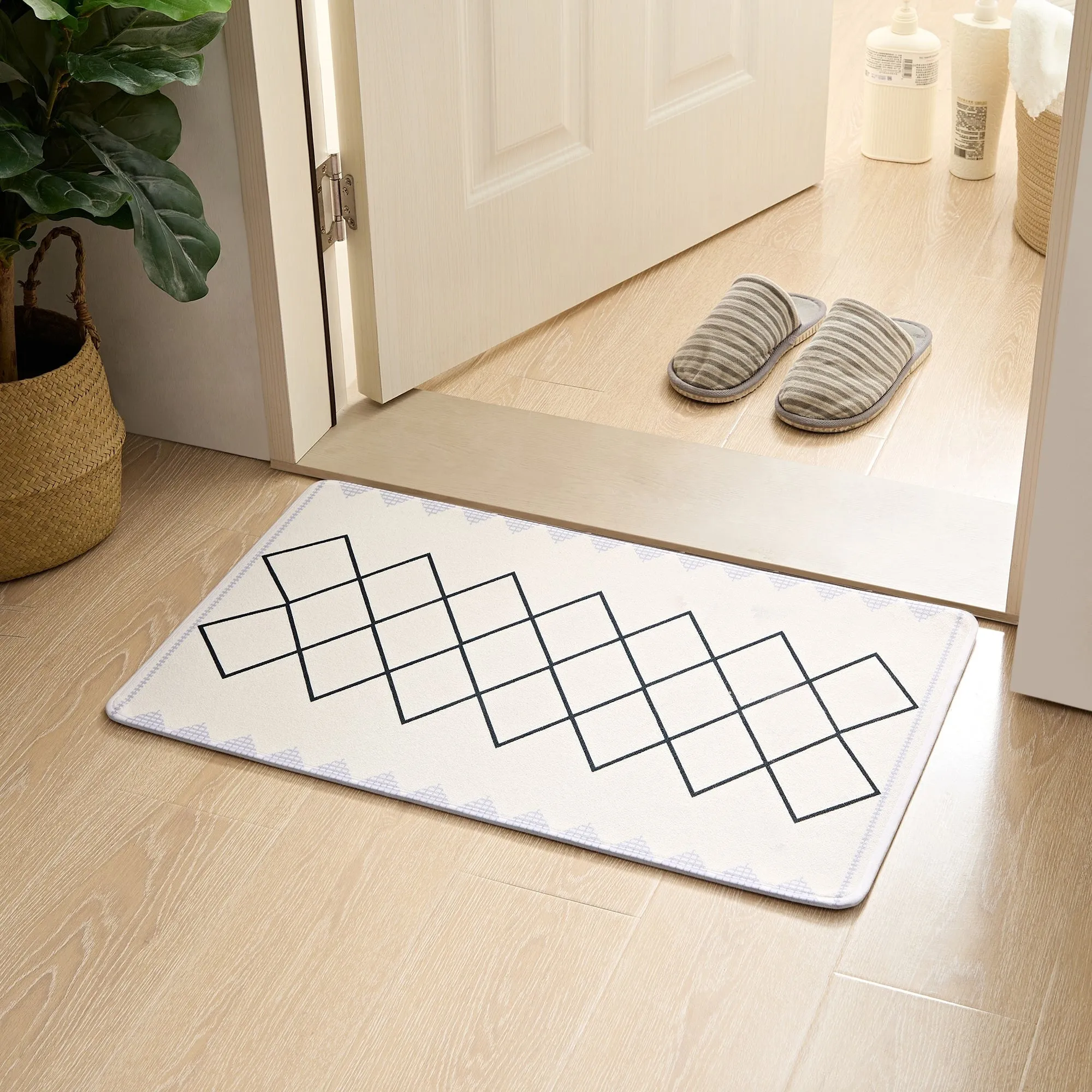 Javlergo Door Mat. Washable Indoor Outdoor Floor Doormat. 47.2 x 31.5/28.7 x 16.9