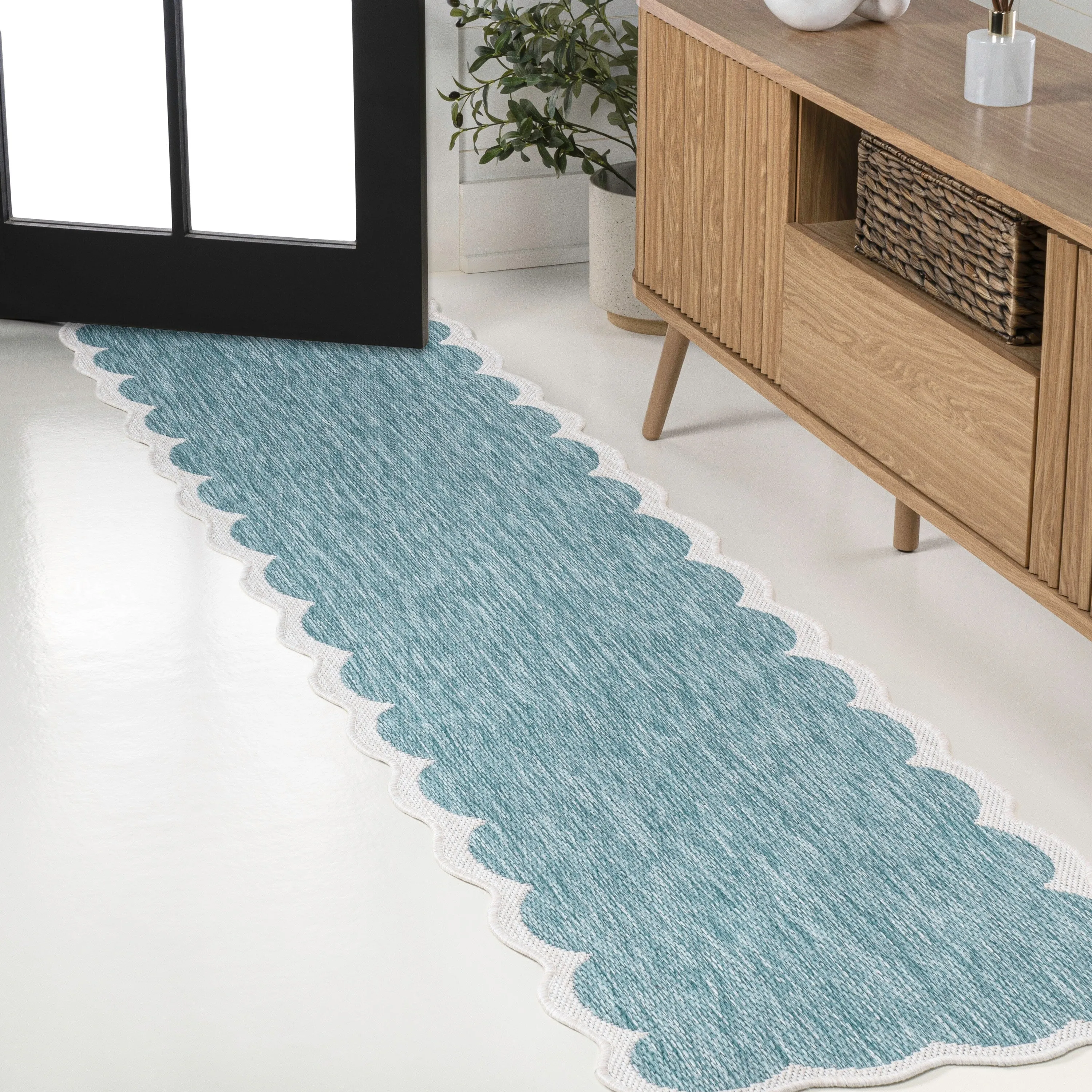JONATHAN Y Alice Classic Cottage Two-Tone Scalloped Indoor/Outdoor Shaped Area Rug