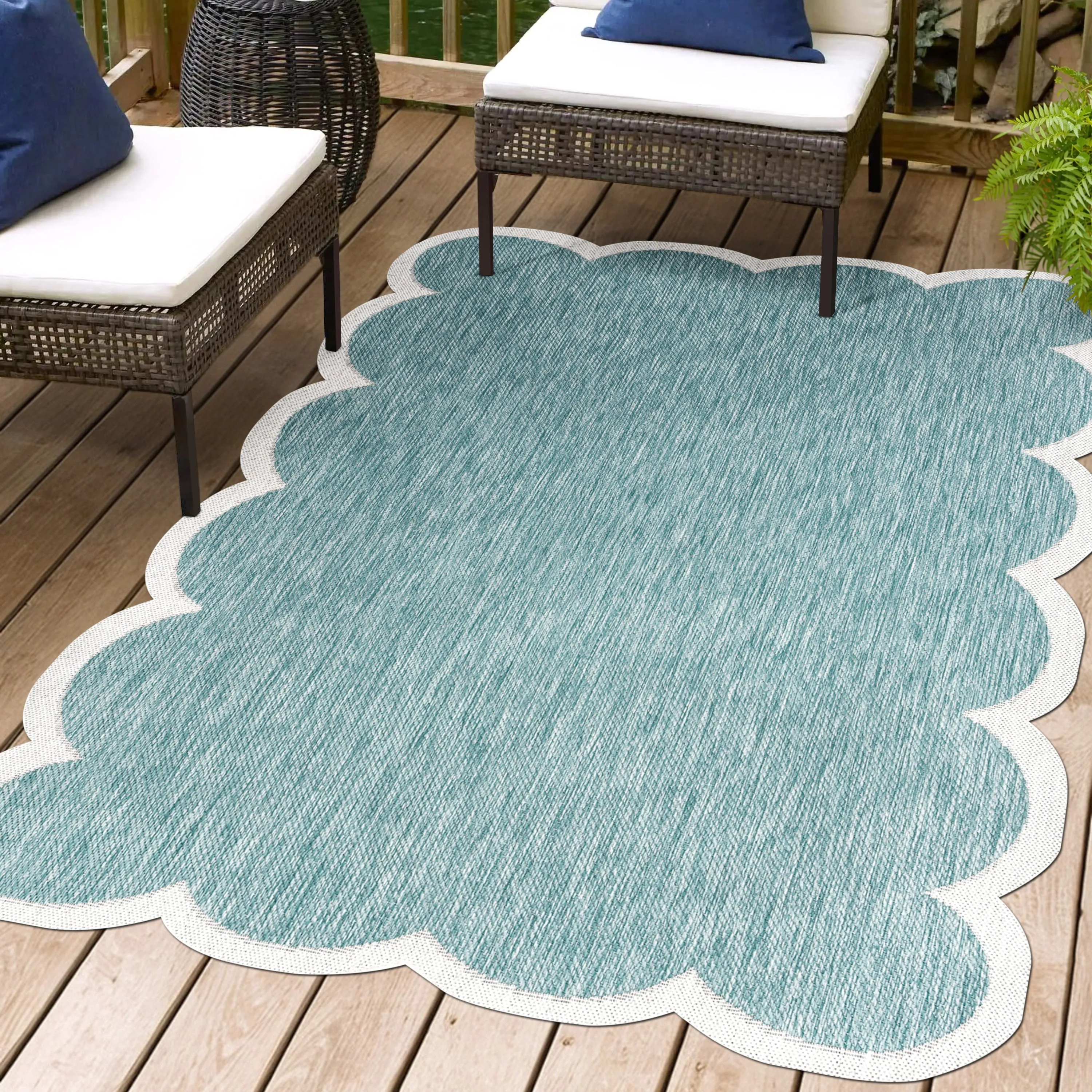 JONATHAN Y Alice Classic Cottage Two-Tone Scalloped Indoor/Outdoor Shaped Area Rug