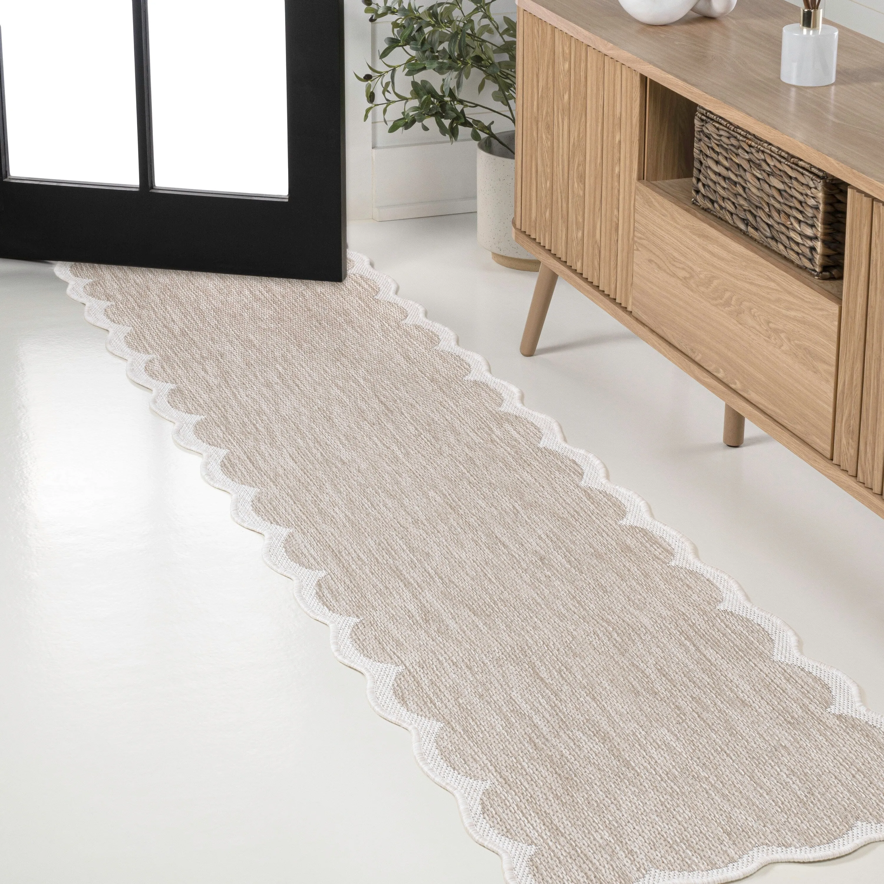 JONATHAN Y Alice Classic Cottage Two-Tone Scalloped Indoor/Outdoor Shaped Area Rug