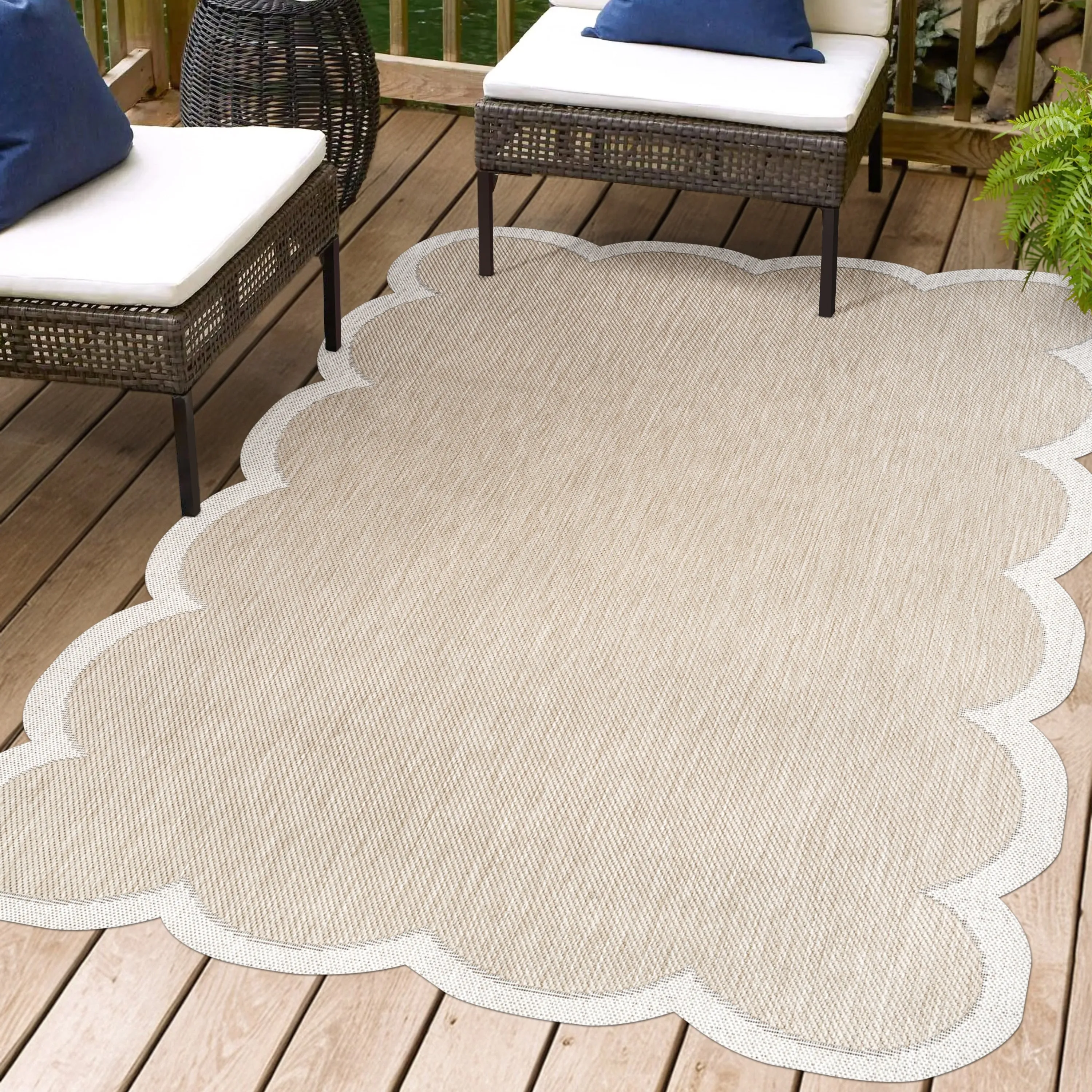 JONATHAN Y Alice Classic Cottage Two-Tone Scalloped Indoor/Outdoor Shaped Area Rug