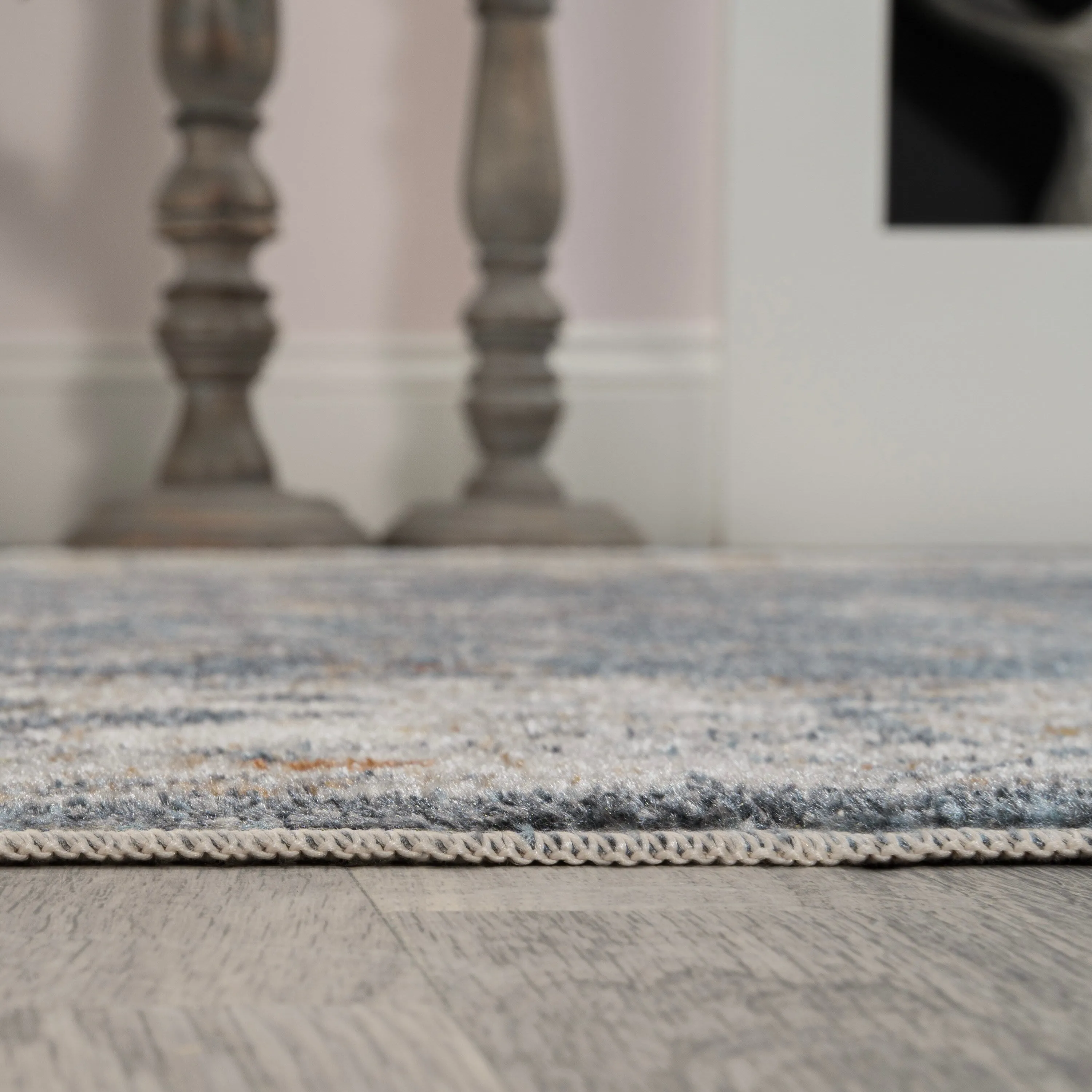 JONATHAN Y Amoeba Rustic Border Low-Pile Machine-Washable Area Rug
