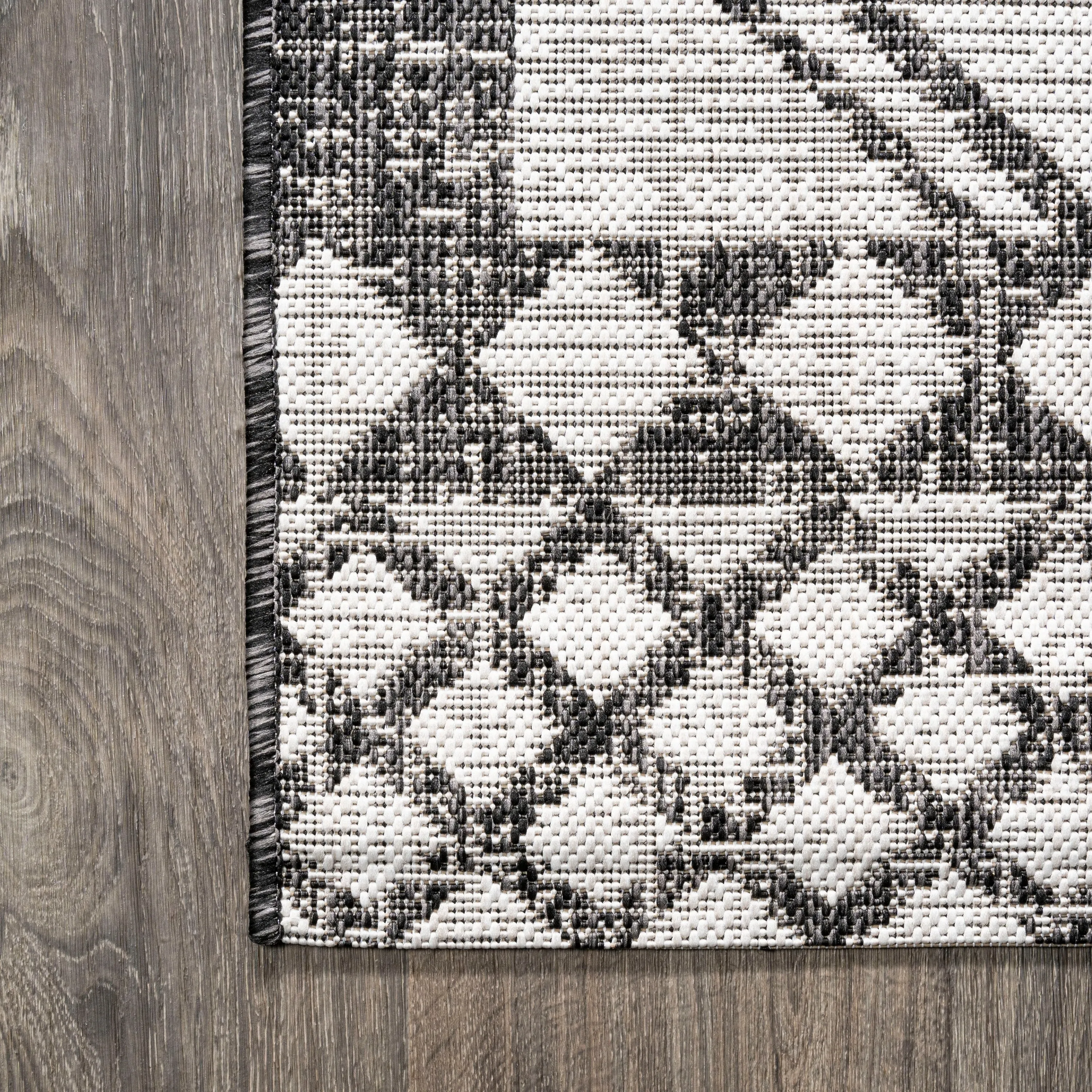 JONATHAN Y Carwa Diamond Tribal Medallion Indoor/Outdoor Area Rug