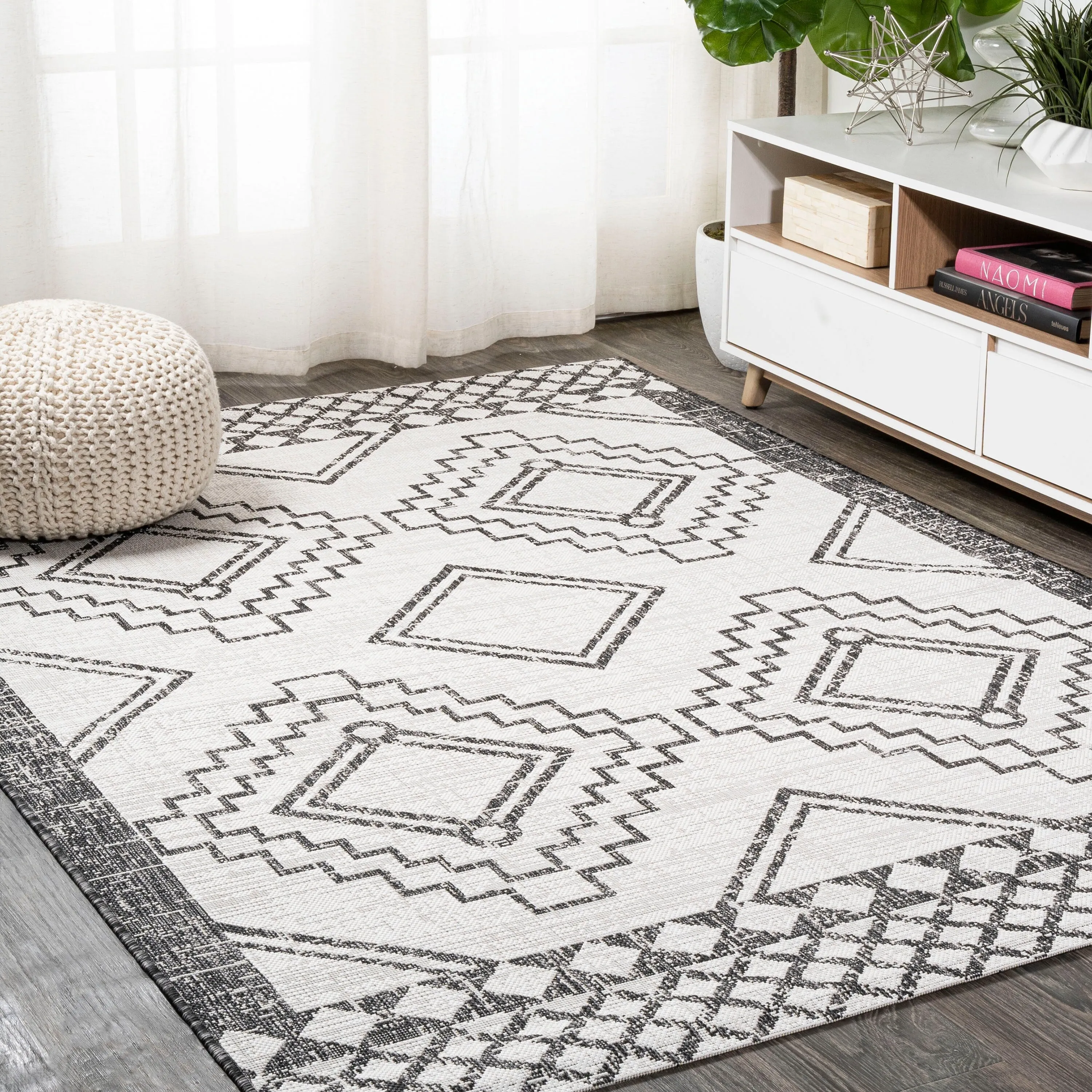 JONATHAN Y Carwa Diamond Tribal Medallion Indoor/Outdoor Area Rug