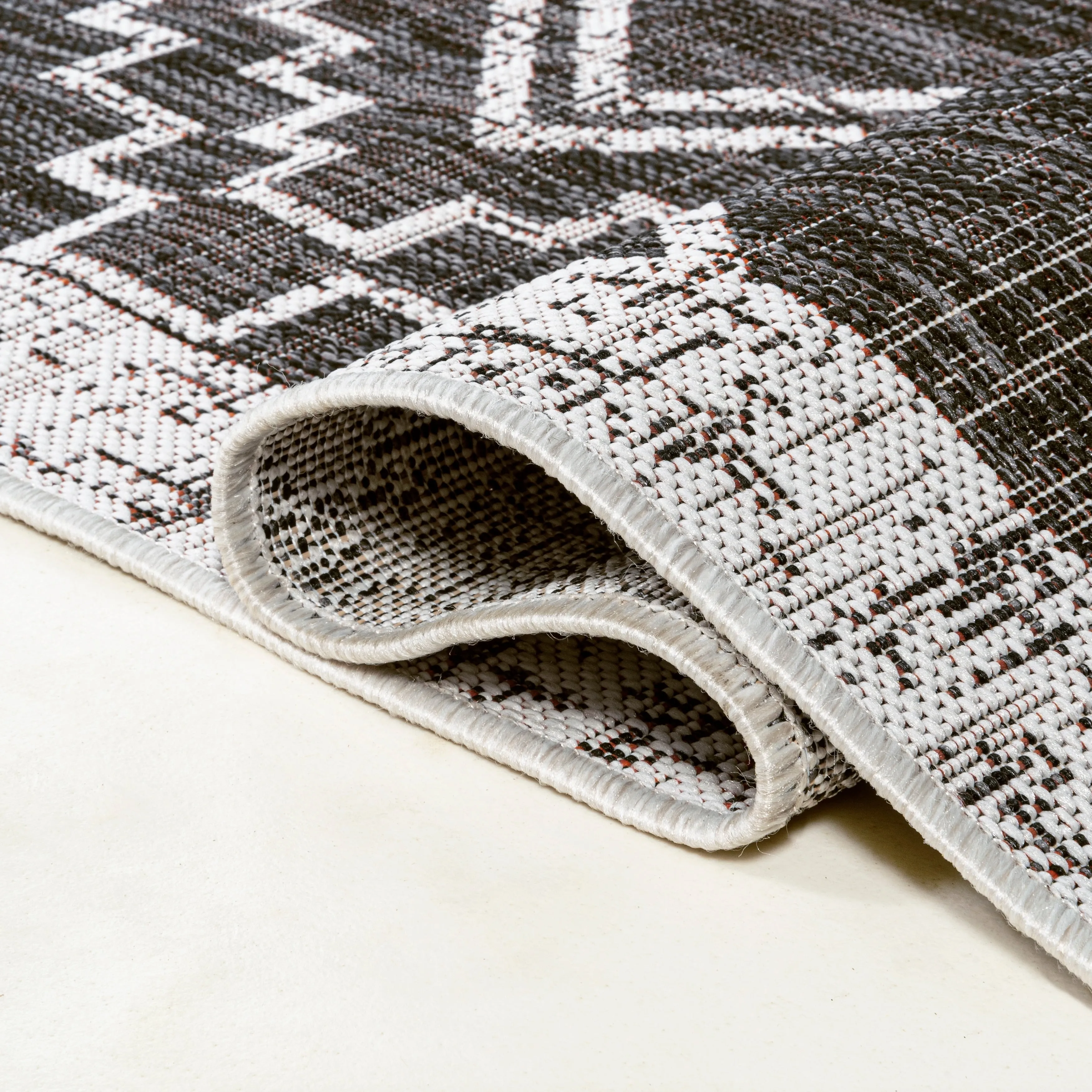 JONATHAN Y Carwa Diamond Tribal Medallion Indoor/Outdoor Area Rug