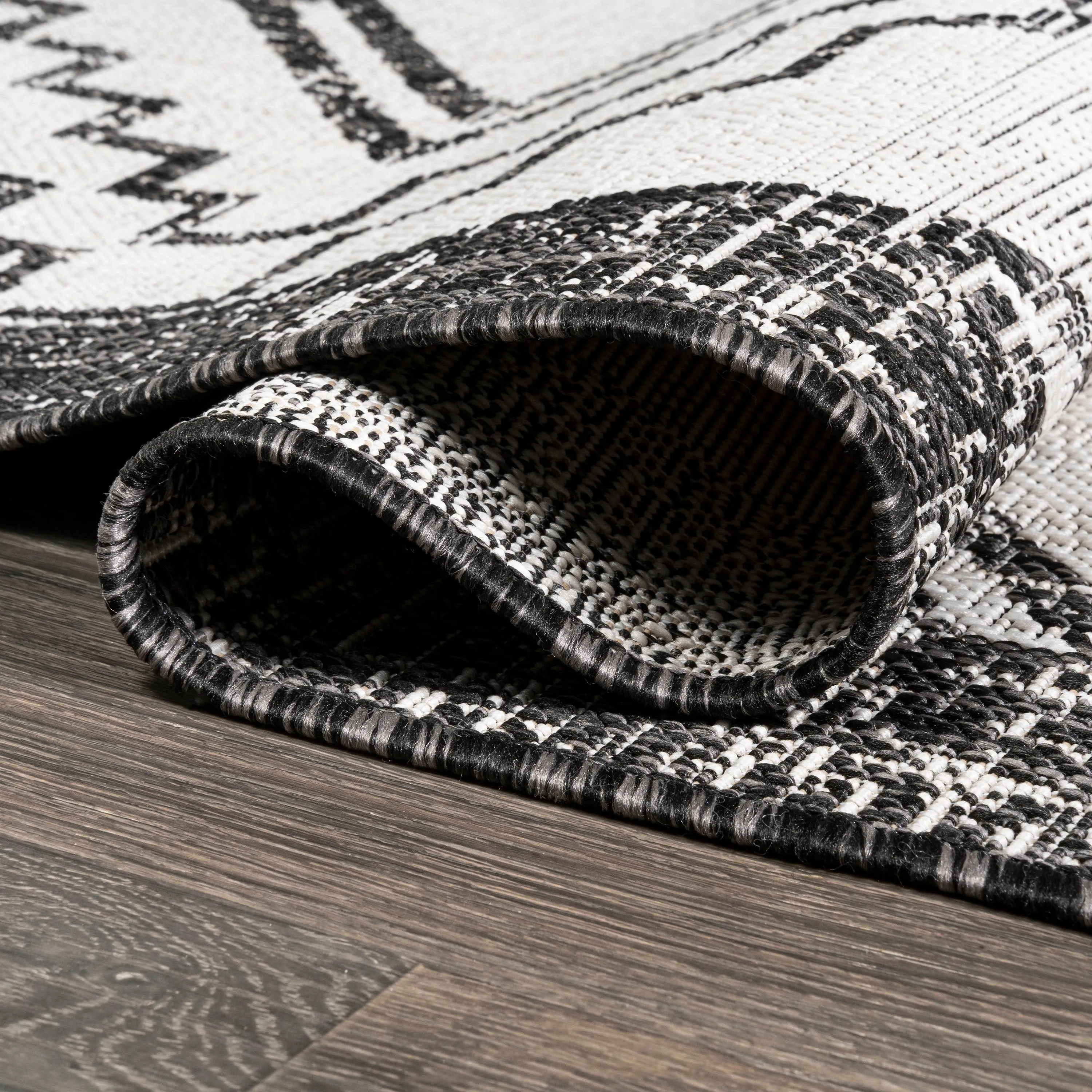 JONATHAN Y Carwa Diamond Tribal Medallion Indoor/Outdoor Area Rug