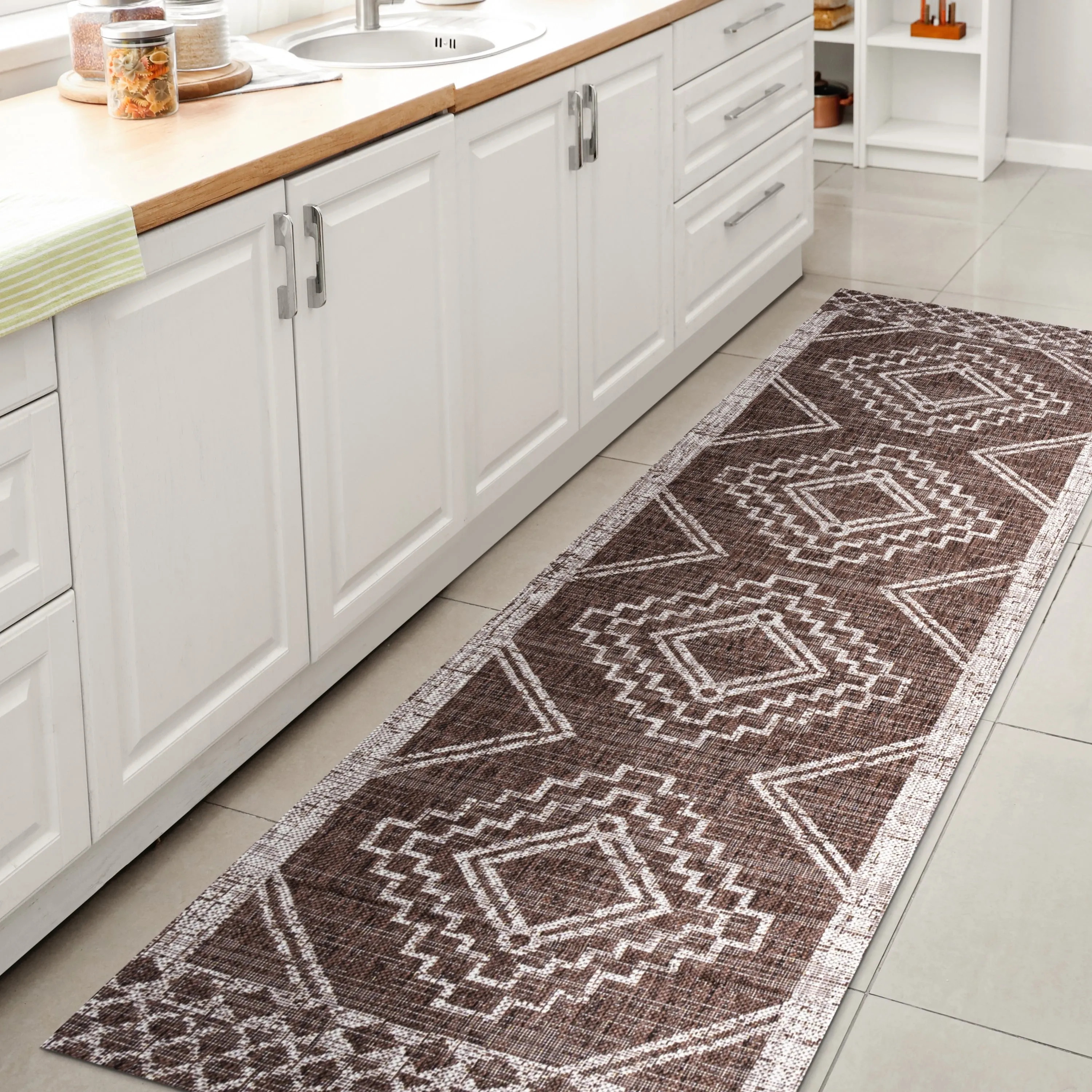 JONATHAN Y Carwa Diamond Tribal Medallion Indoor/Outdoor Area Rug