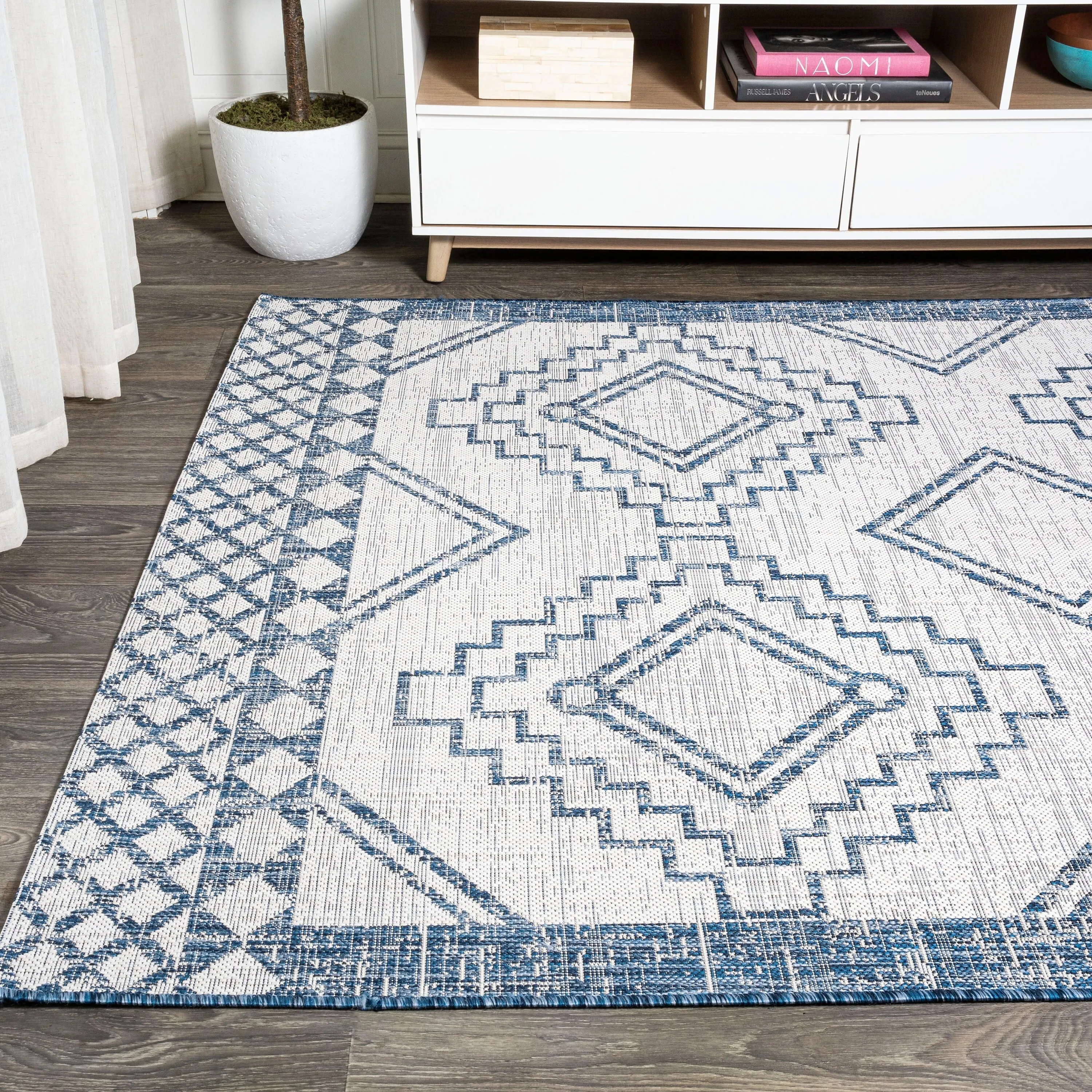 JONATHAN Y Carwa Diamond Tribal Medallion Indoor/Outdoor Area Rug
