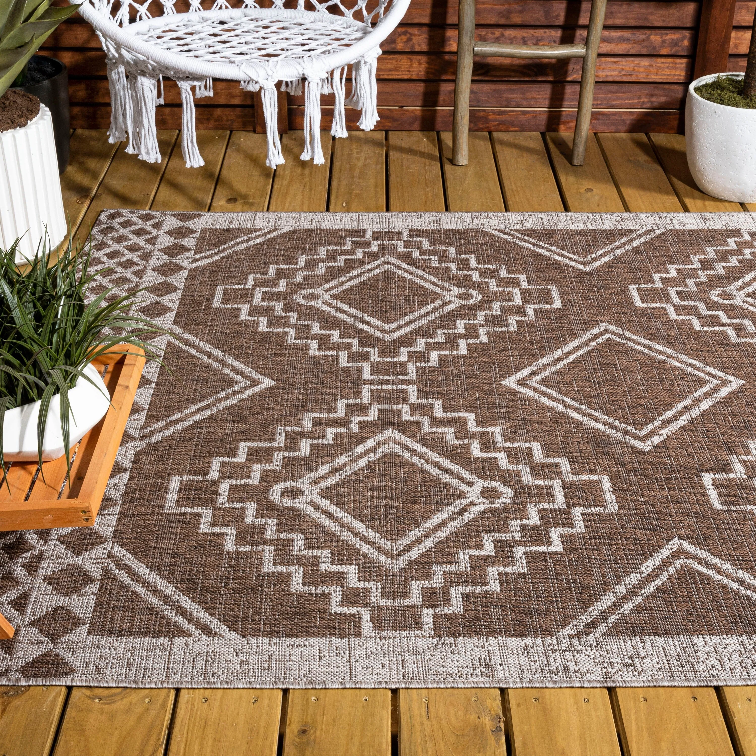 JONATHAN Y Carwa Diamond Tribal Medallion Indoor/Outdoor Area Rug