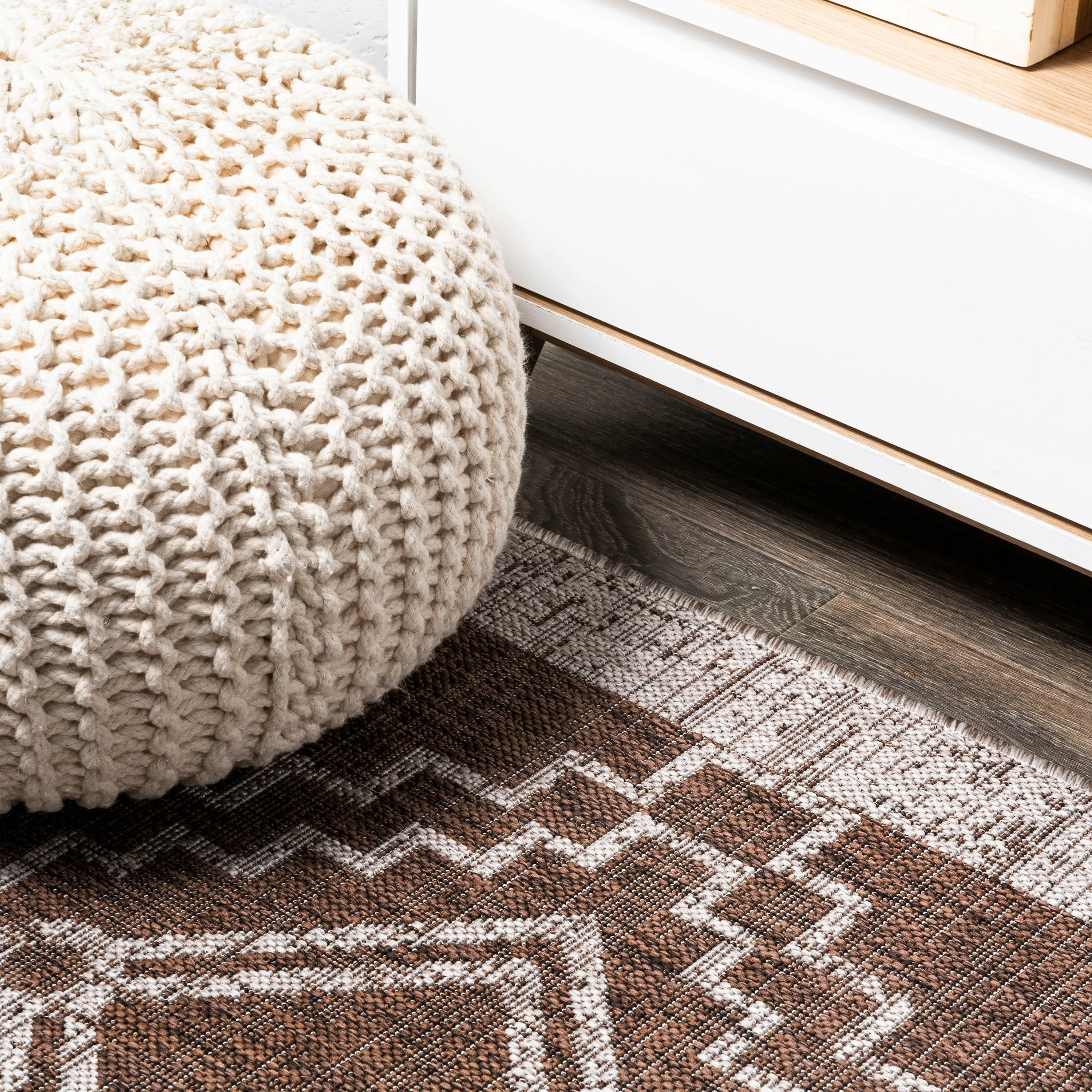 JONATHAN Y Carwa Diamond Tribal Medallion Indoor/Outdoor Area Rug