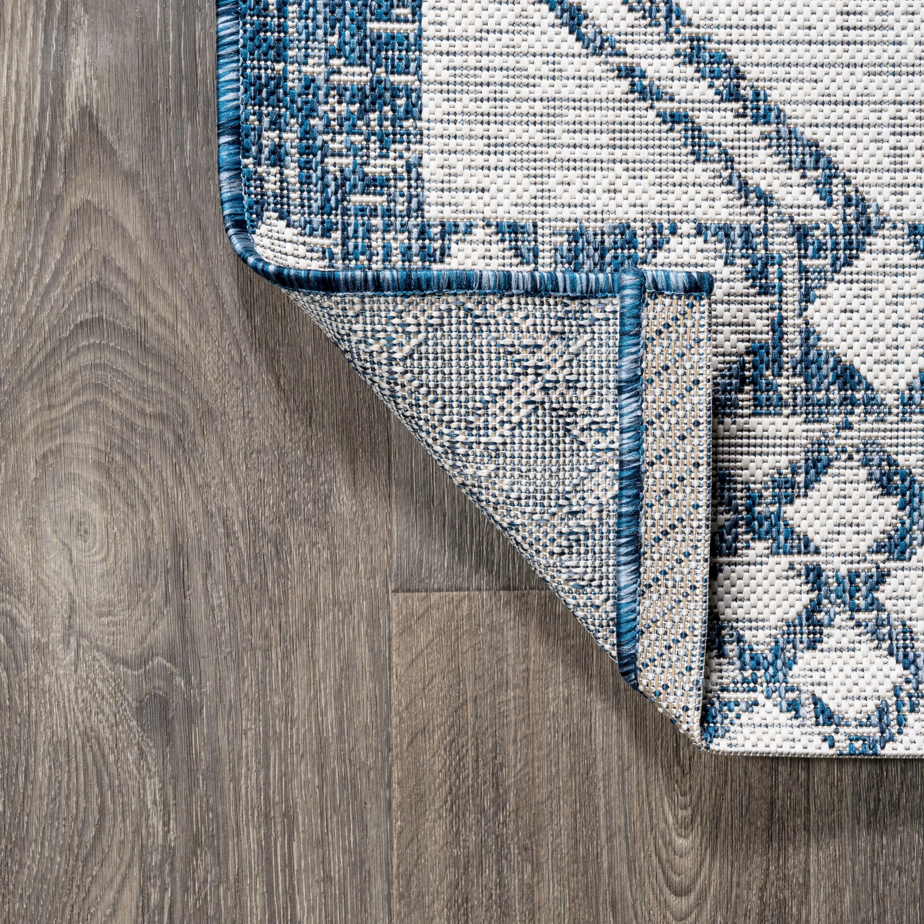 JONATHAN Y Carwa Diamond Tribal Medallion Indoor/Outdoor Area Rug