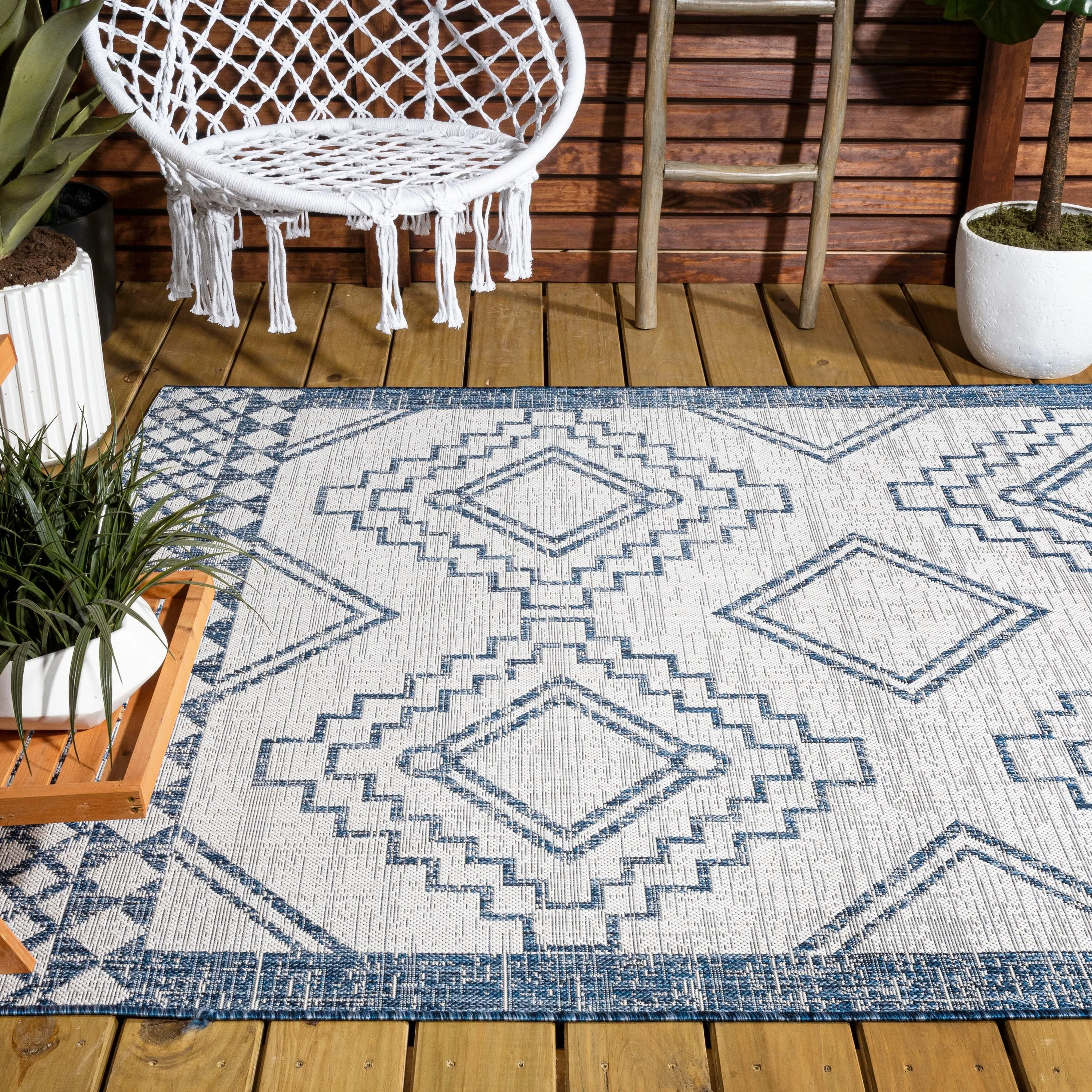 JONATHAN Y Carwa Diamond Tribal Medallion Indoor/Outdoor Area Rug