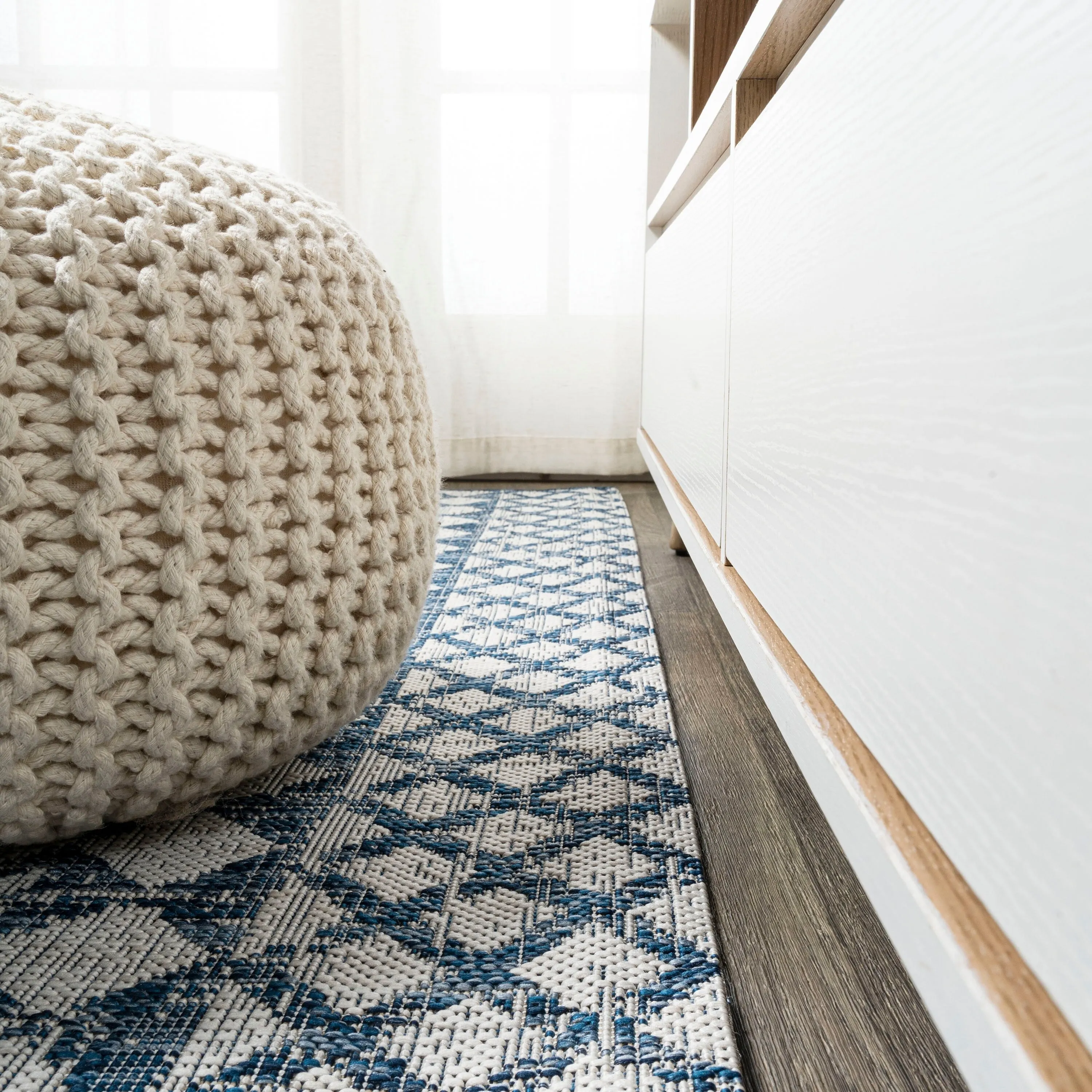 JONATHAN Y Carwa Diamond Tribal Medallion Indoor/Outdoor Area Rug