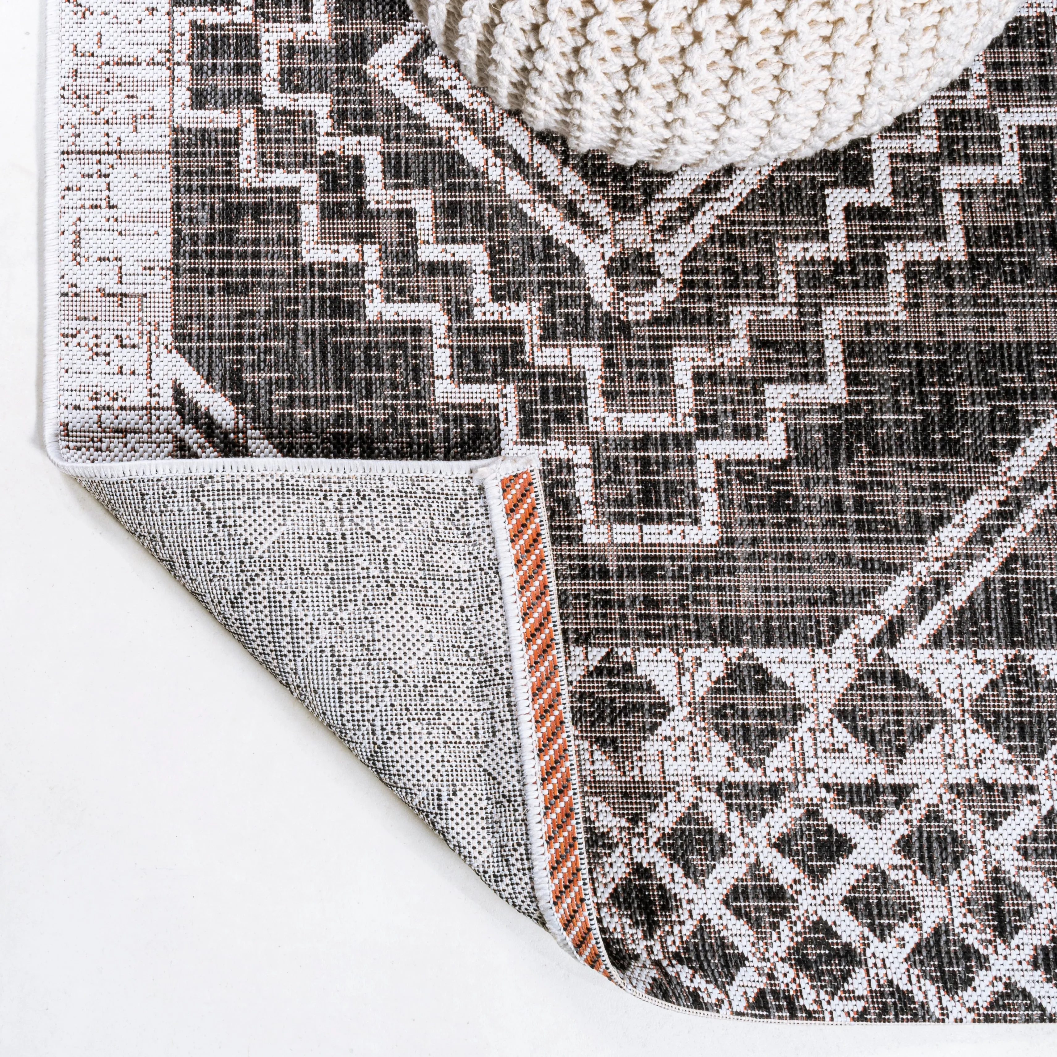 JONATHAN Y Carwa Diamond Tribal Medallion Indoor/Outdoor Area Rug