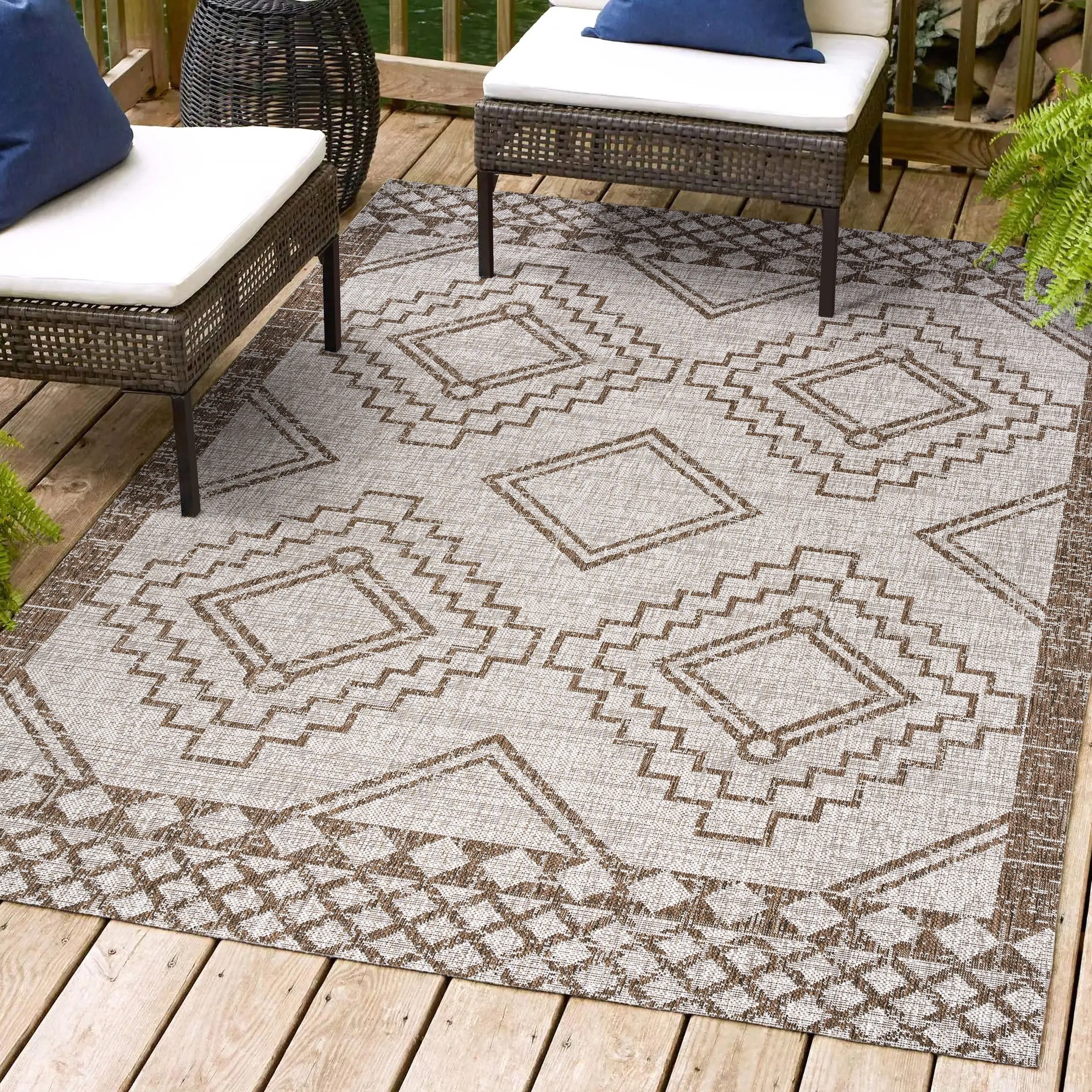 JONATHAN Y Carwa Diamond Tribal Medallion Indoor/Outdoor Area Rug