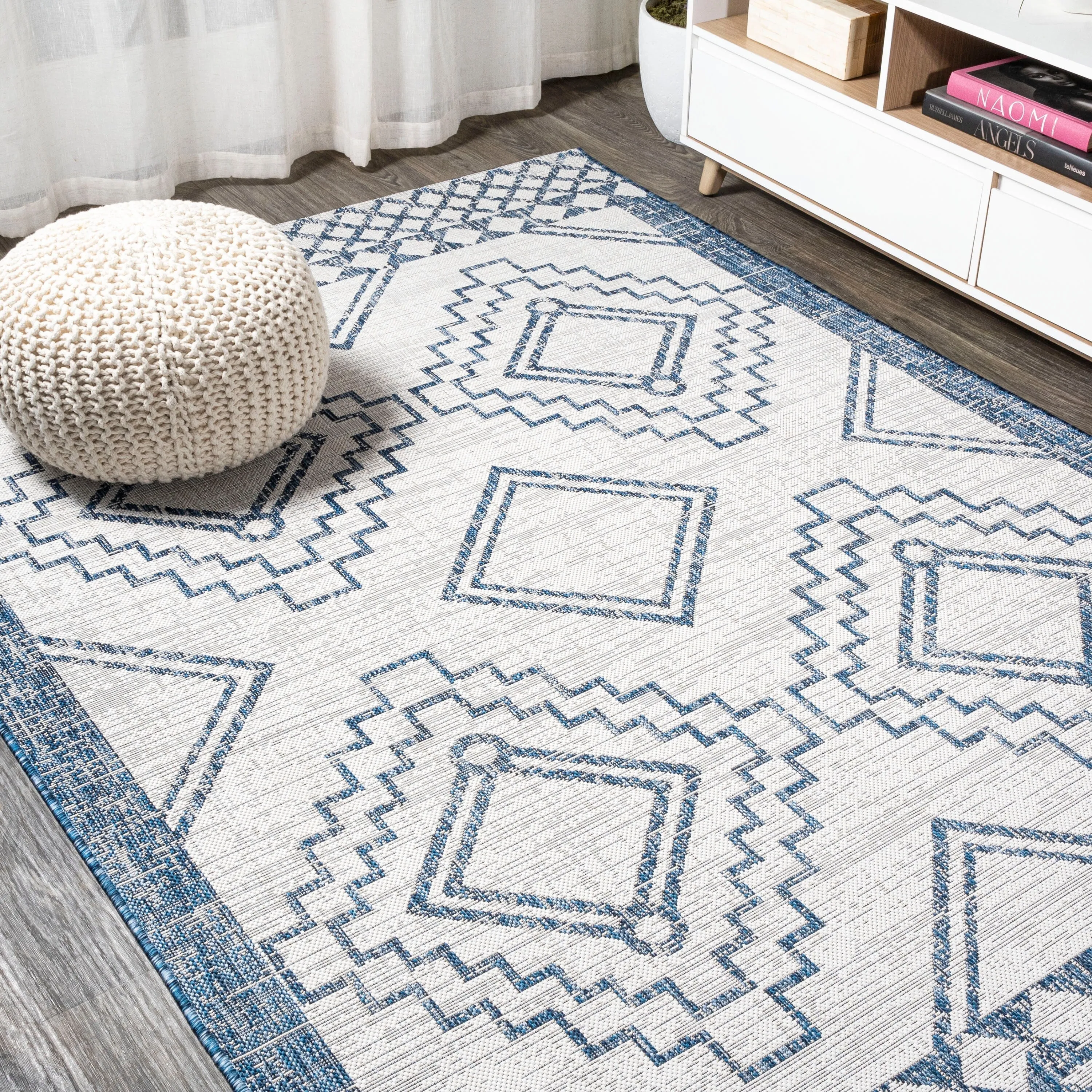 JONATHAN Y Carwa Diamond Tribal Medallion Indoor/Outdoor Area Rug