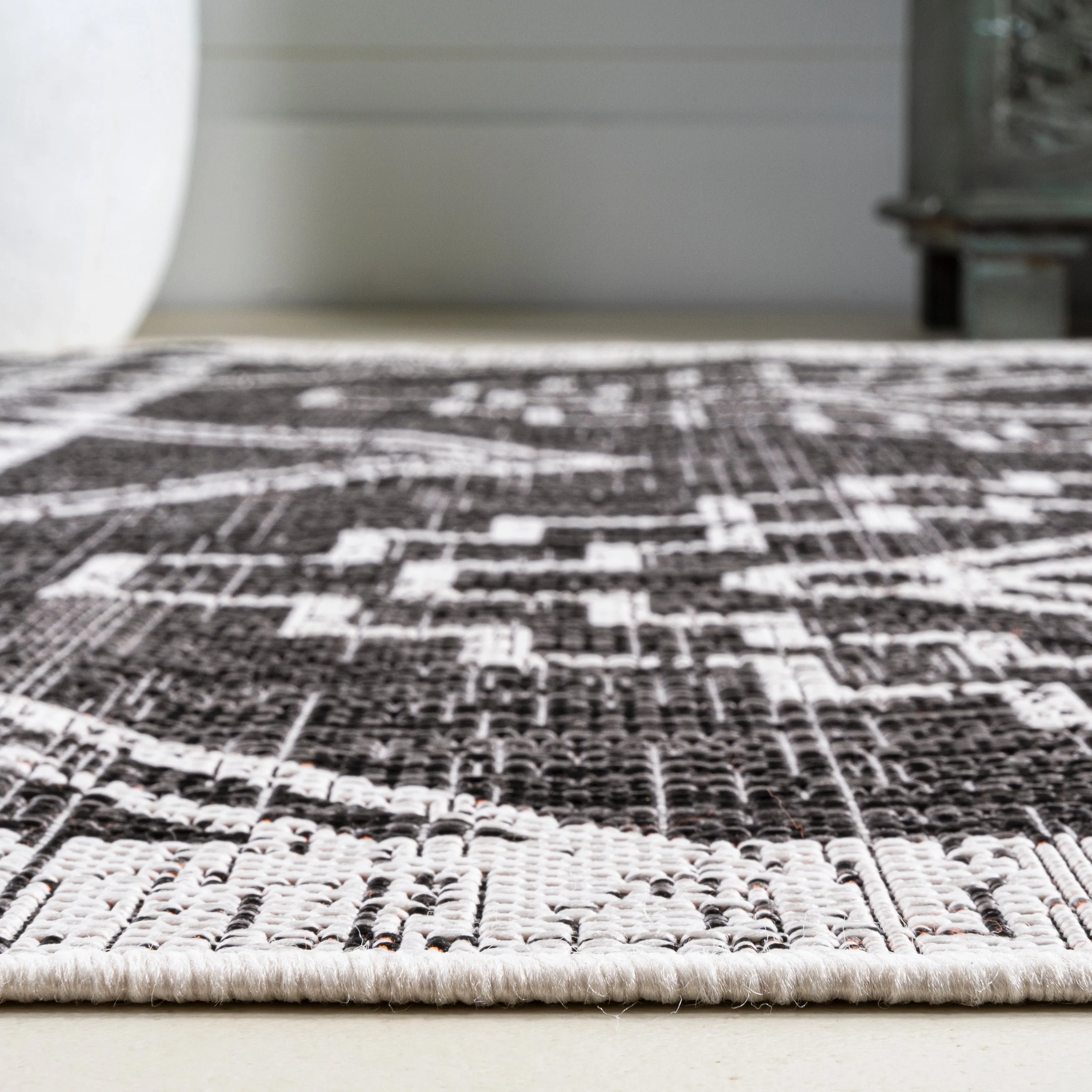 JONATHAN Y Carwa Diamond Tribal Medallion Indoor/Outdoor Area Rug