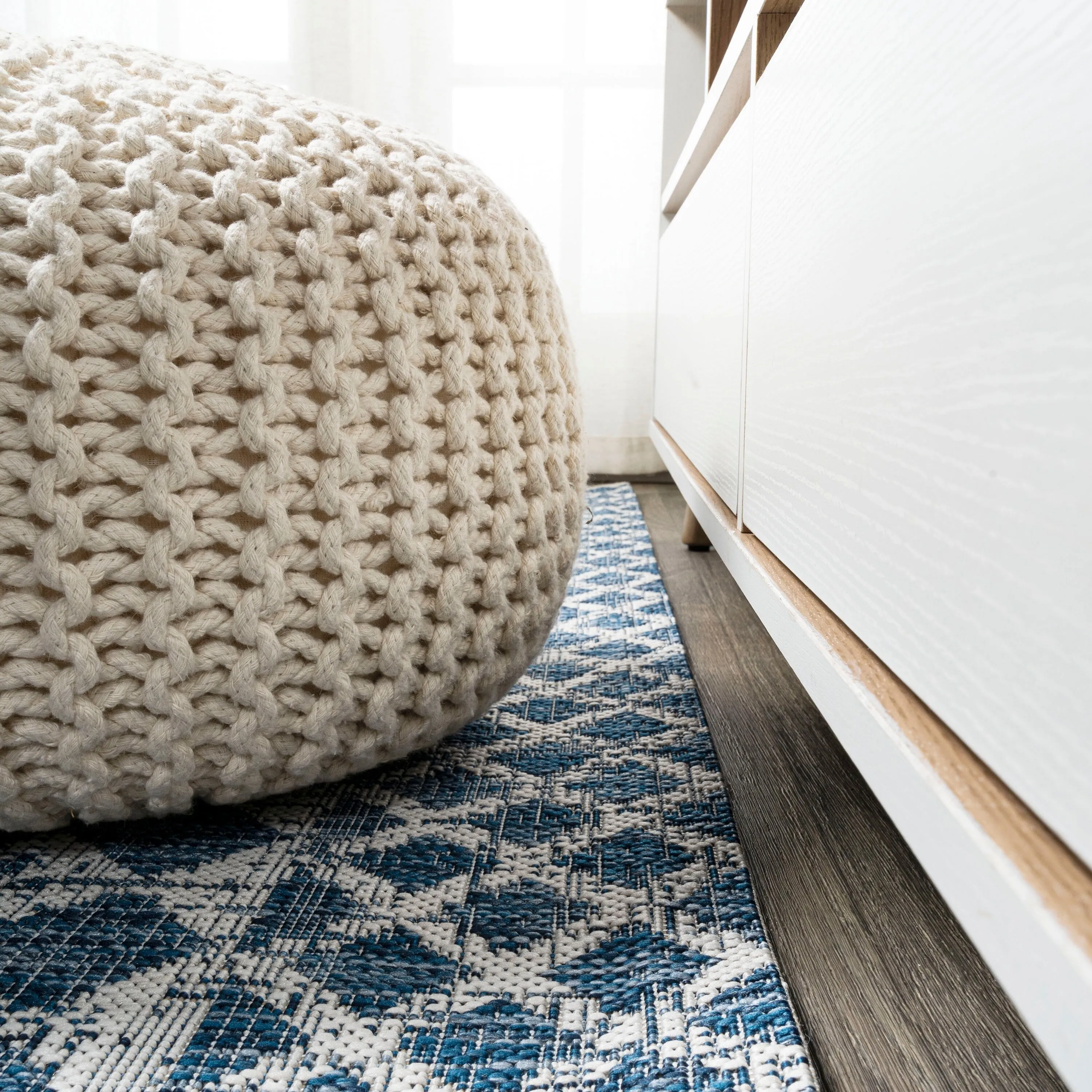 JONATHAN Y Carwa Diamond Tribal Medallion Indoor/Outdoor Area Rug