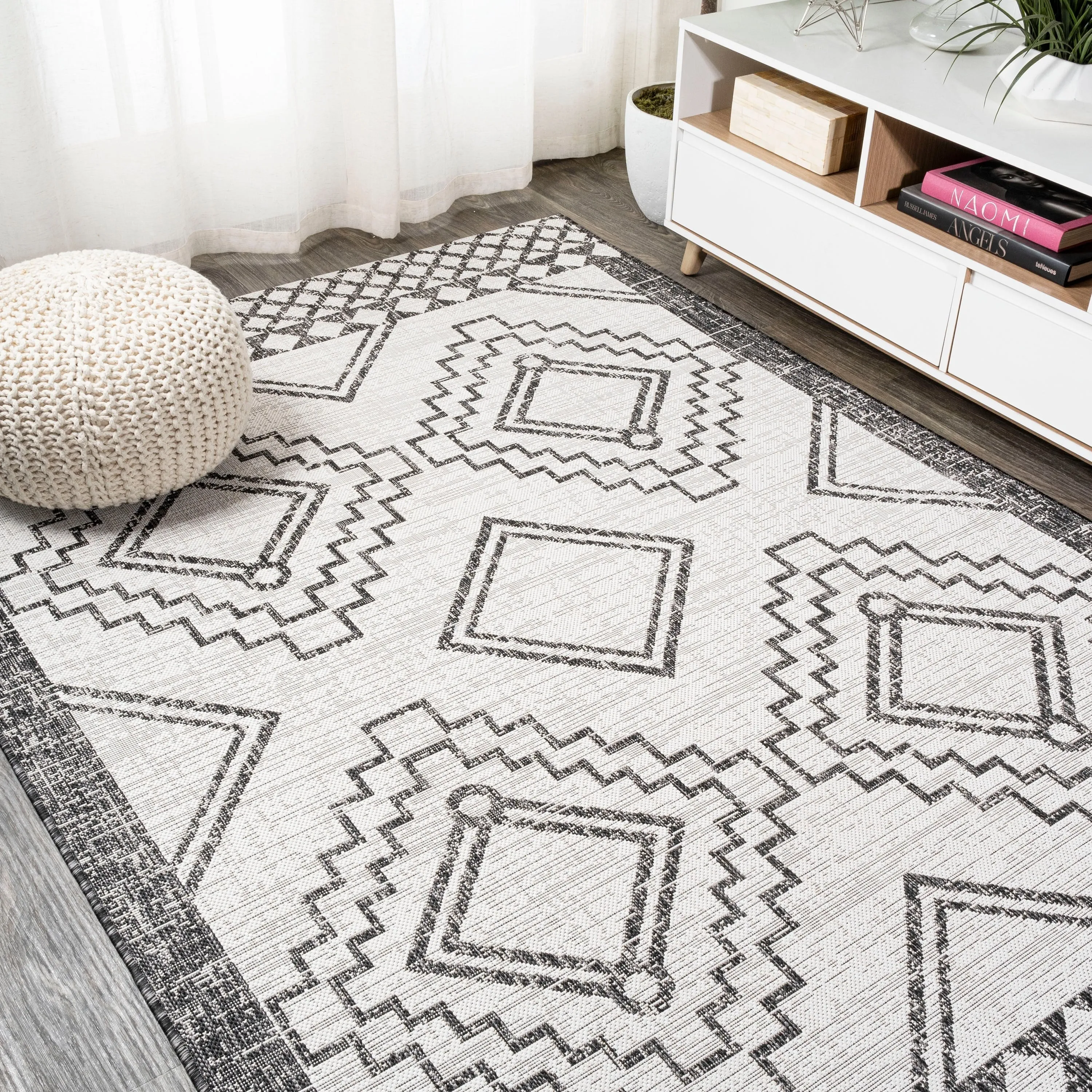 JONATHAN Y Carwa Diamond Tribal Medallion Indoor/Outdoor Area Rug