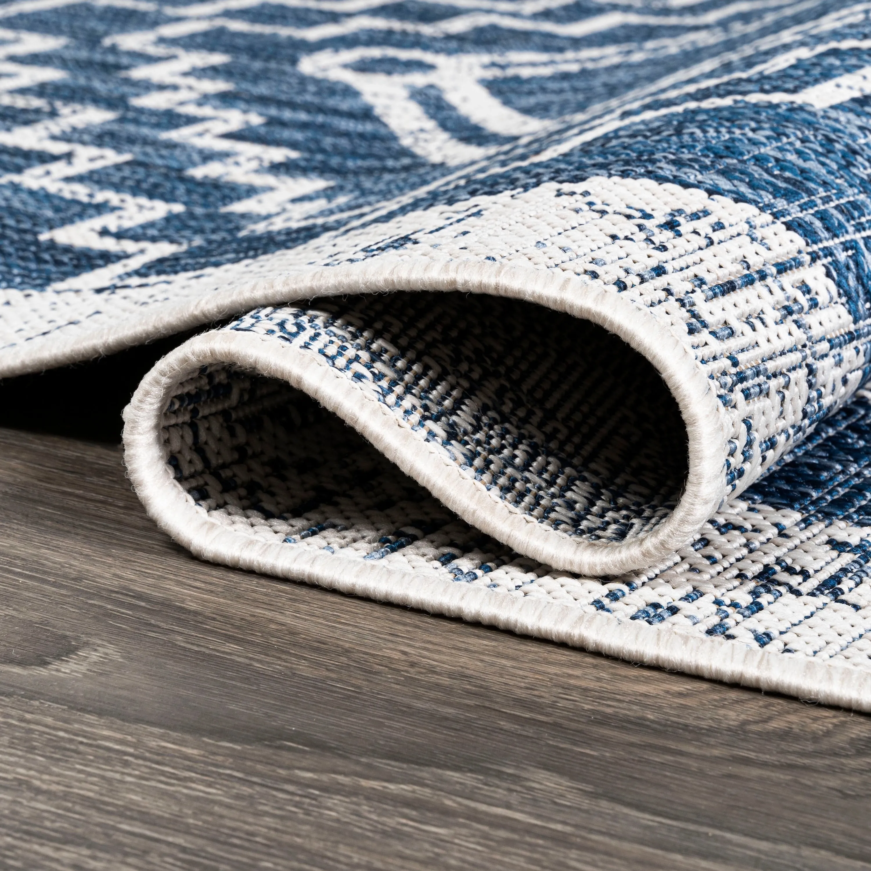 JONATHAN Y Carwa Diamond Tribal Medallion Indoor/Outdoor Area Rug