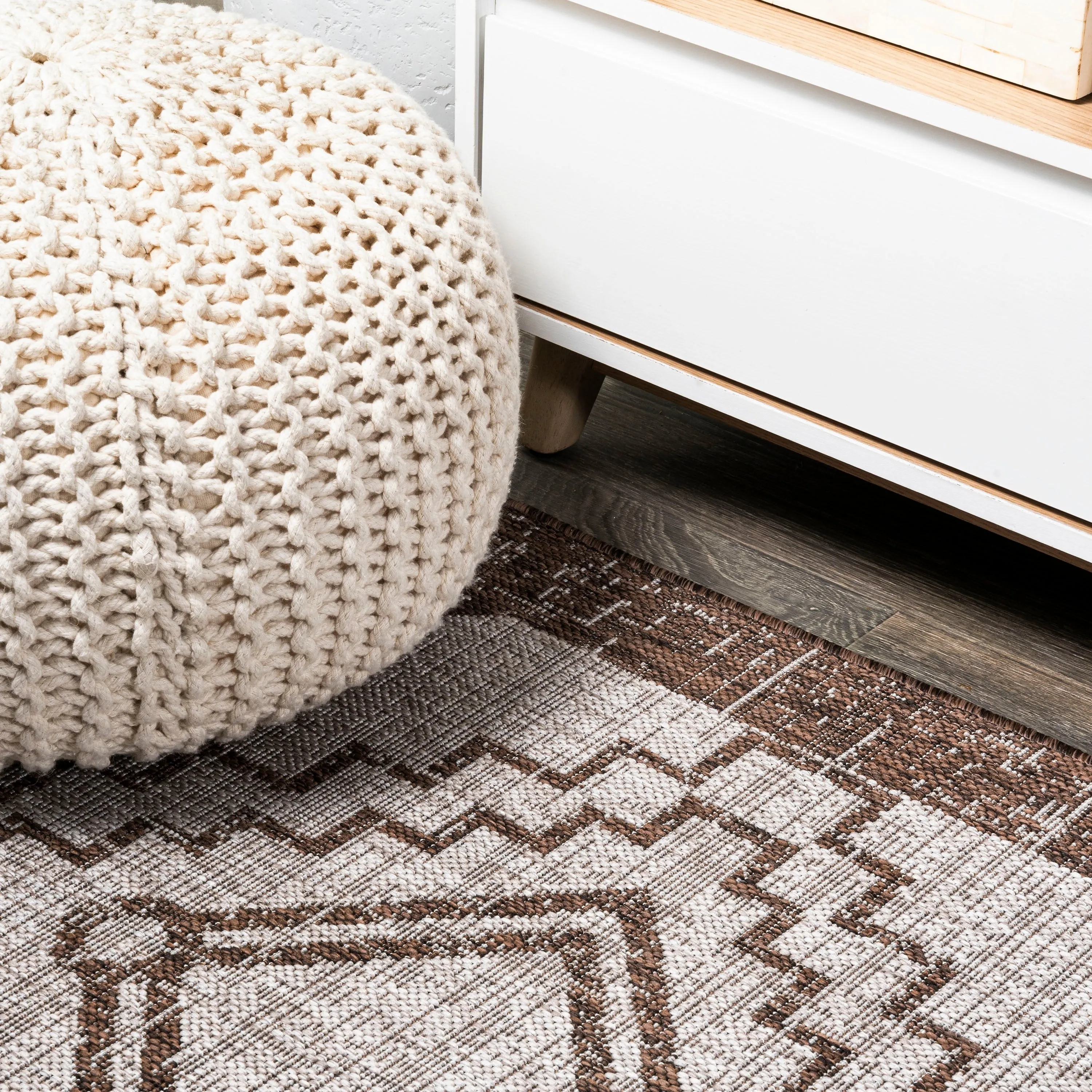 JONATHAN Y Carwa Diamond Tribal Medallion Indoor/Outdoor Area Rug