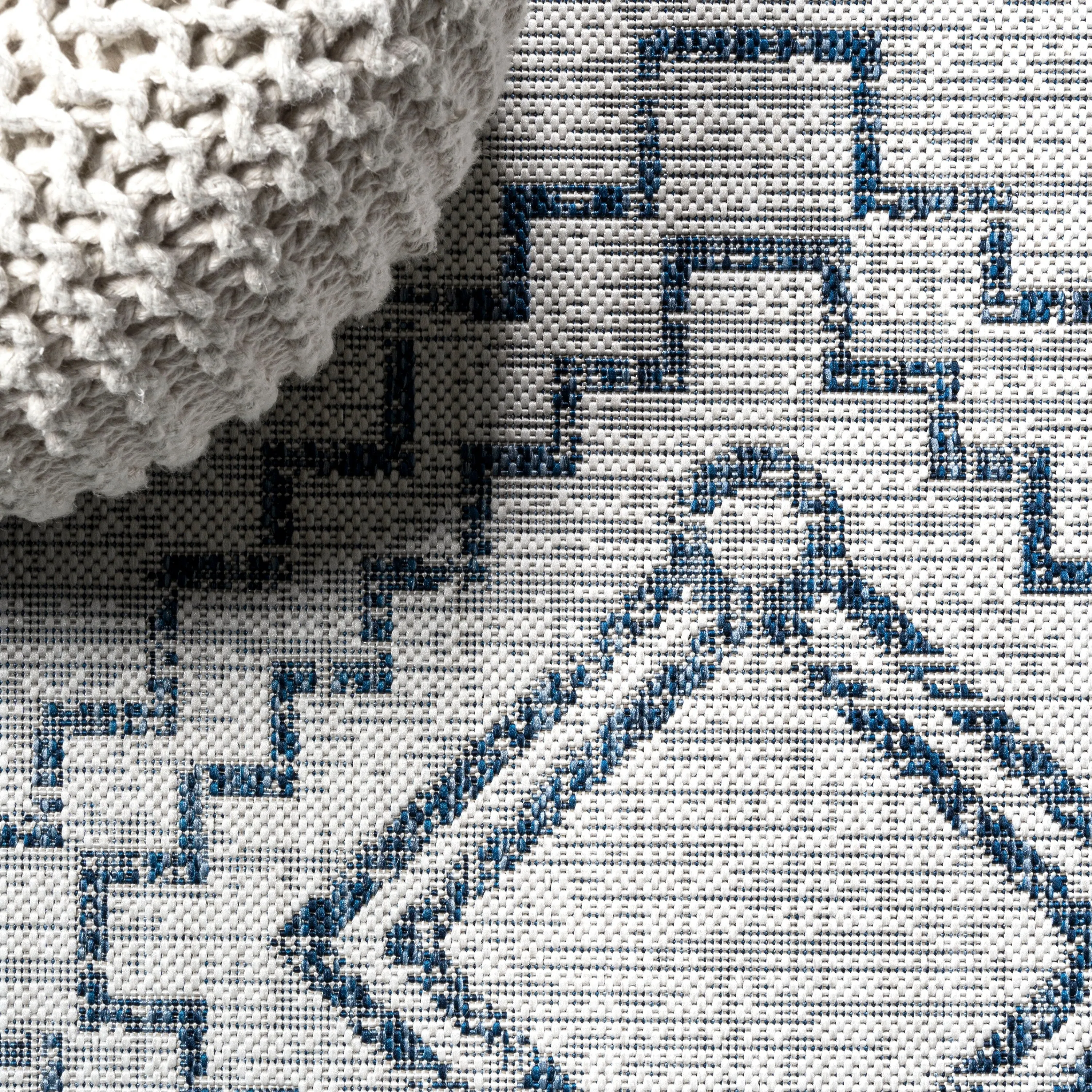 JONATHAN Y Carwa Diamond Tribal Medallion Indoor/Outdoor Area Rug