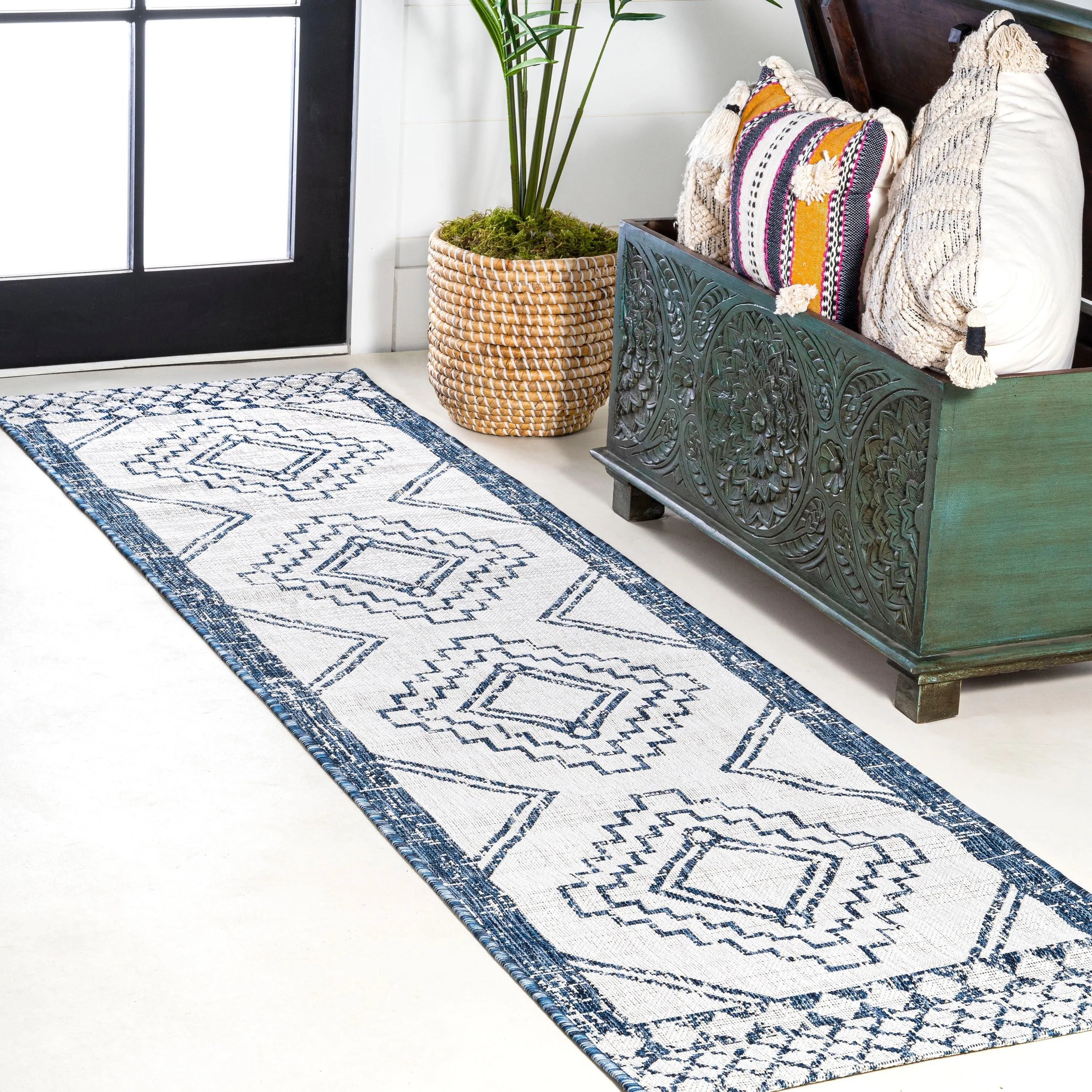 JONATHAN Y Carwa Diamond Tribal Medallion Indoor/Outdoor Area Rug